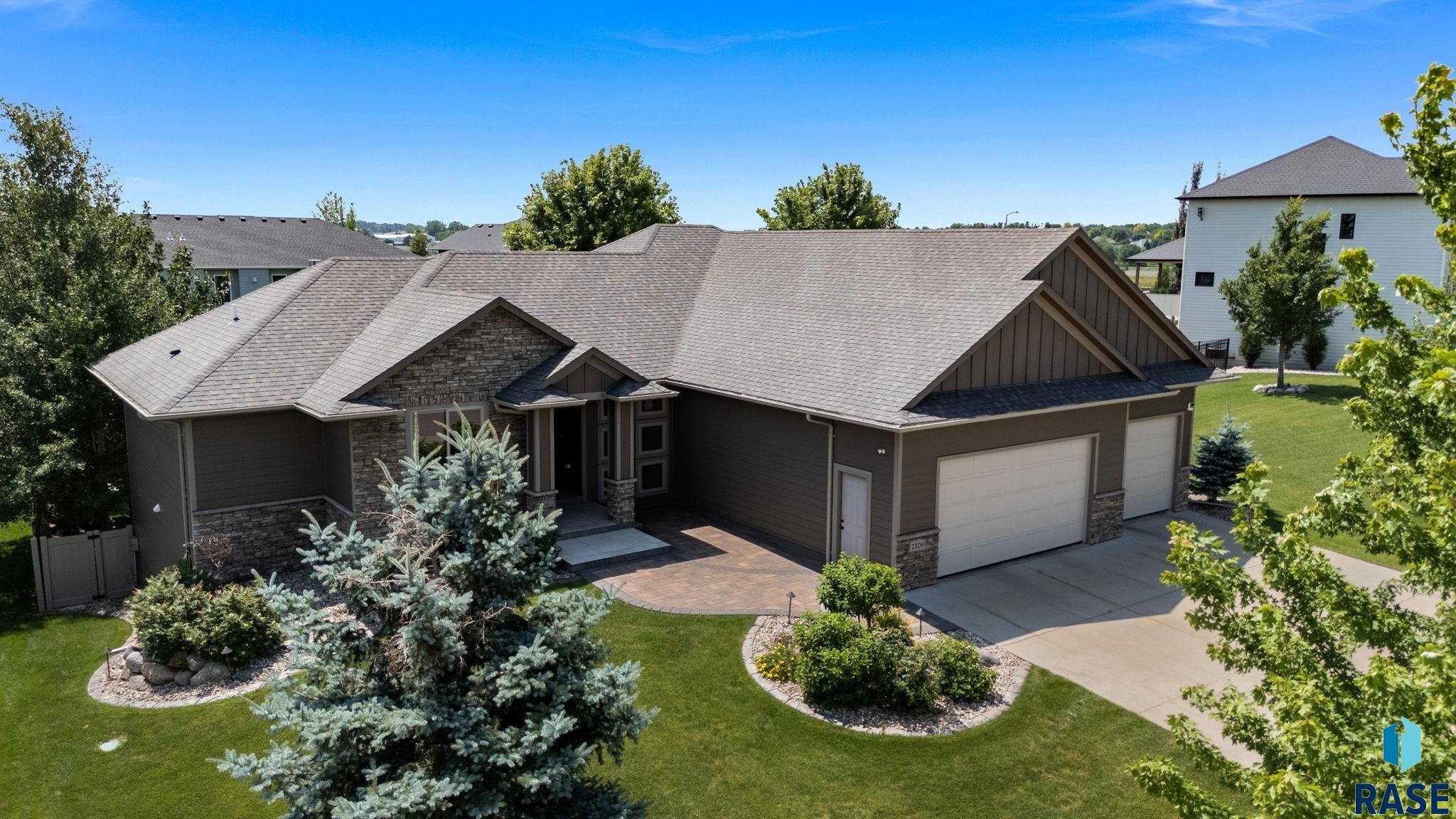 main property photo 0