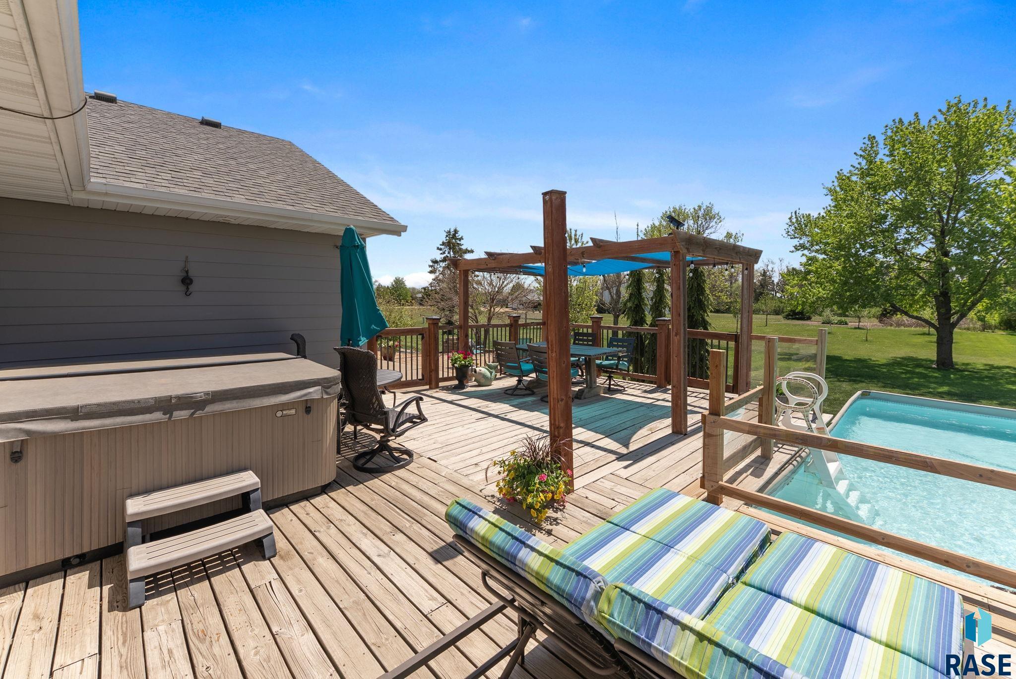 main property photo 39