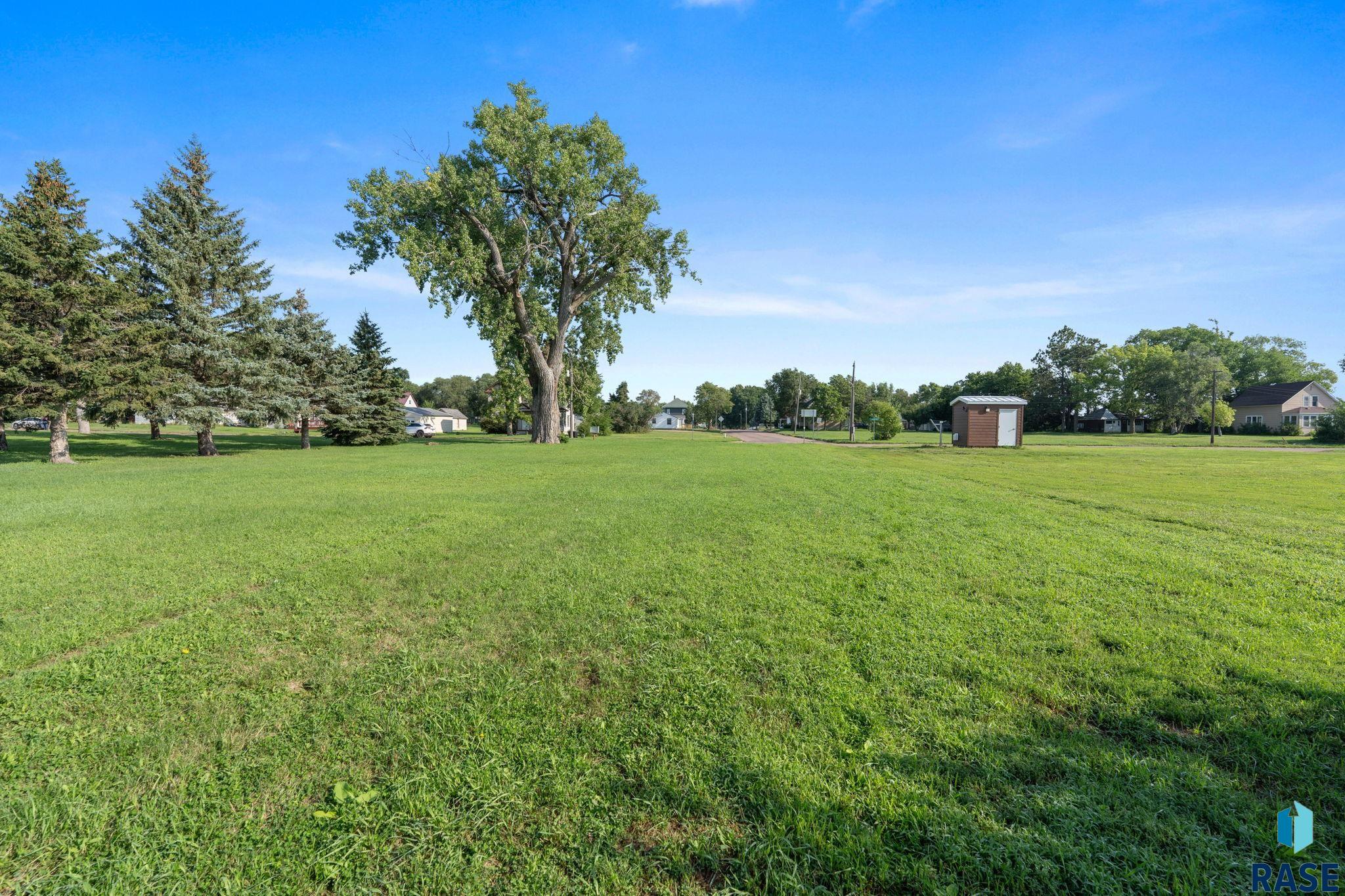 main property photo 10