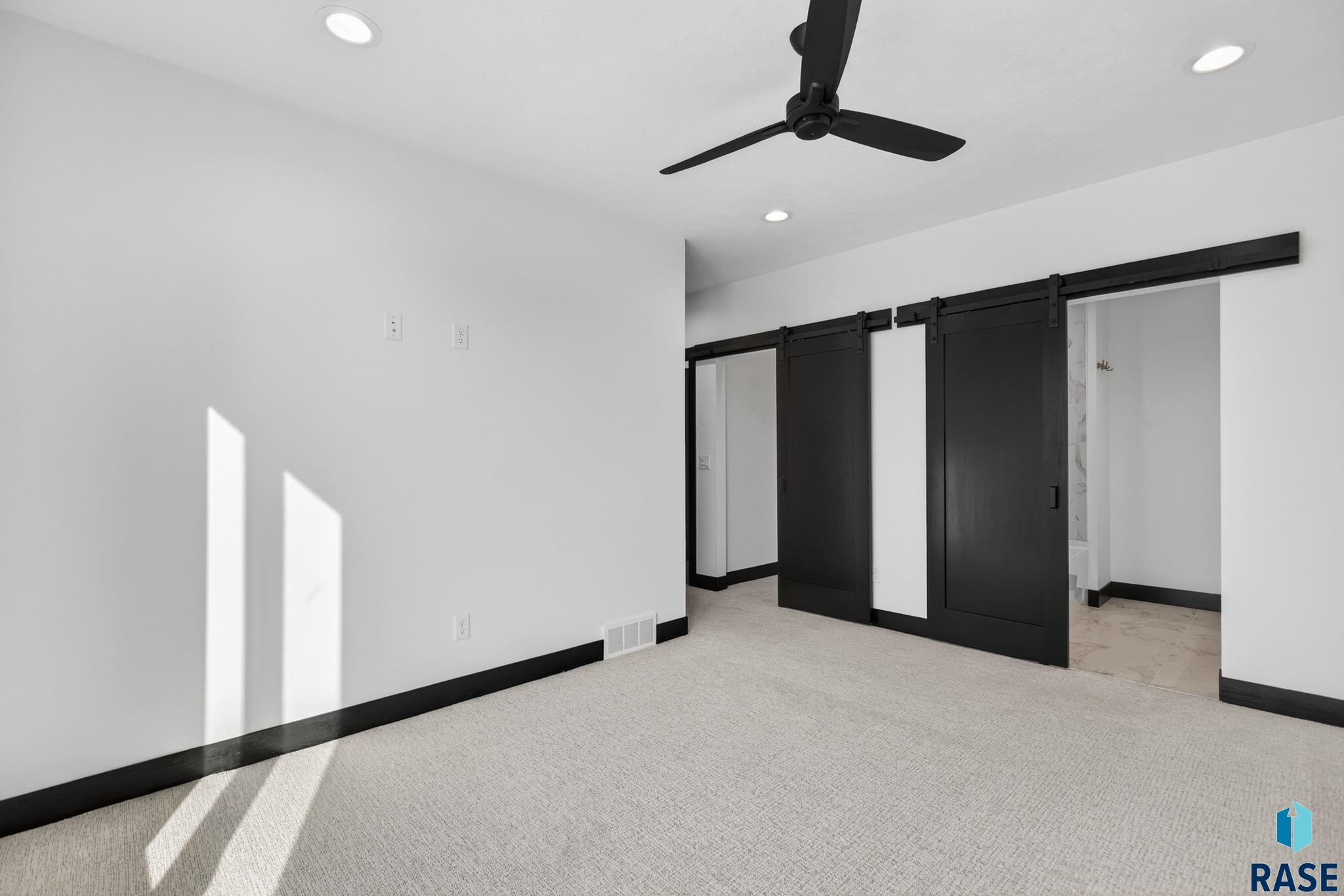 main property photo 75