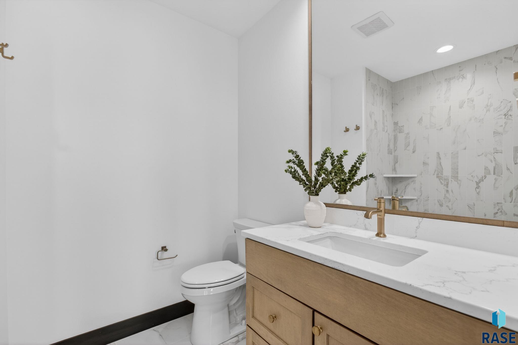 main property photo 77
