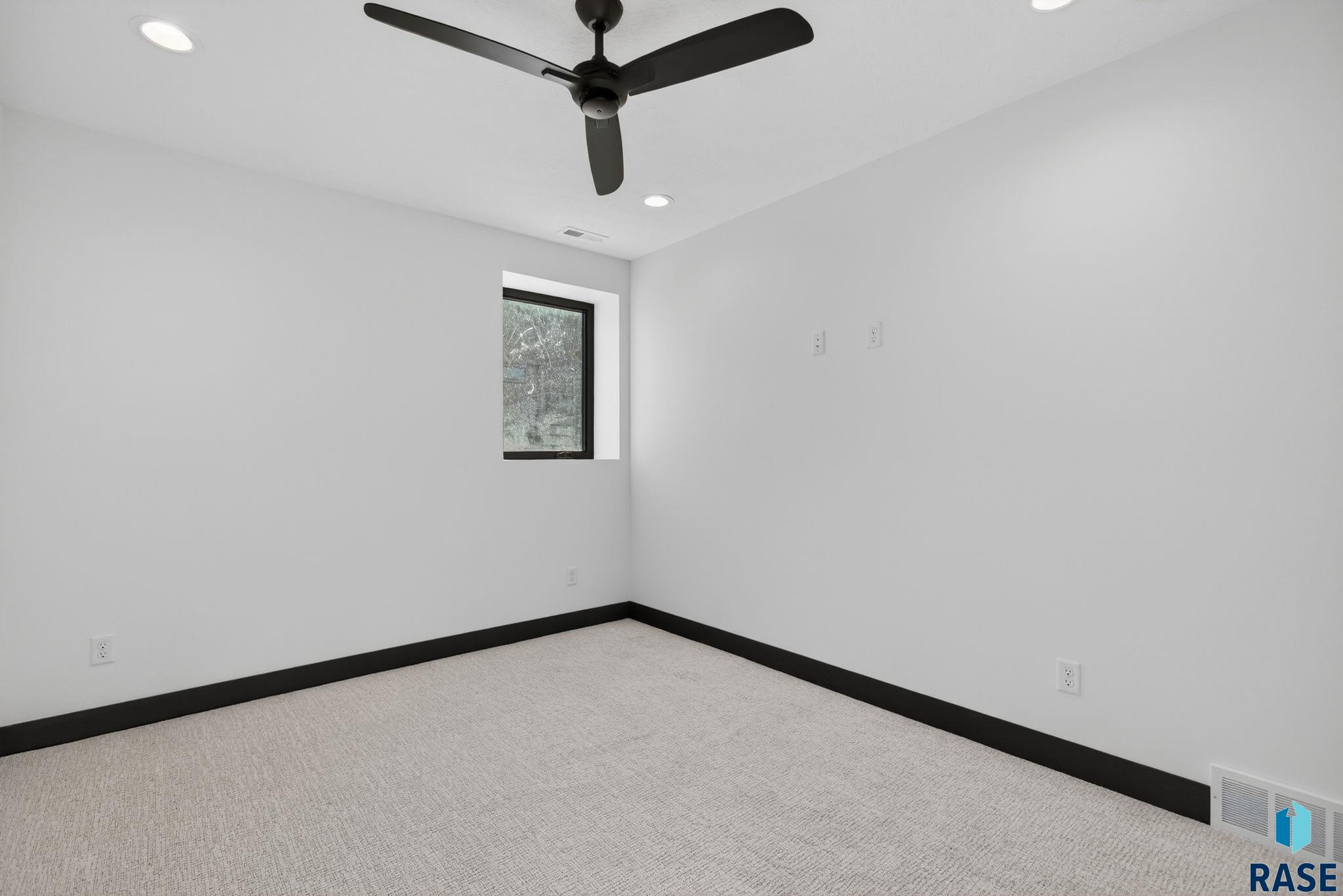 main property photo 80