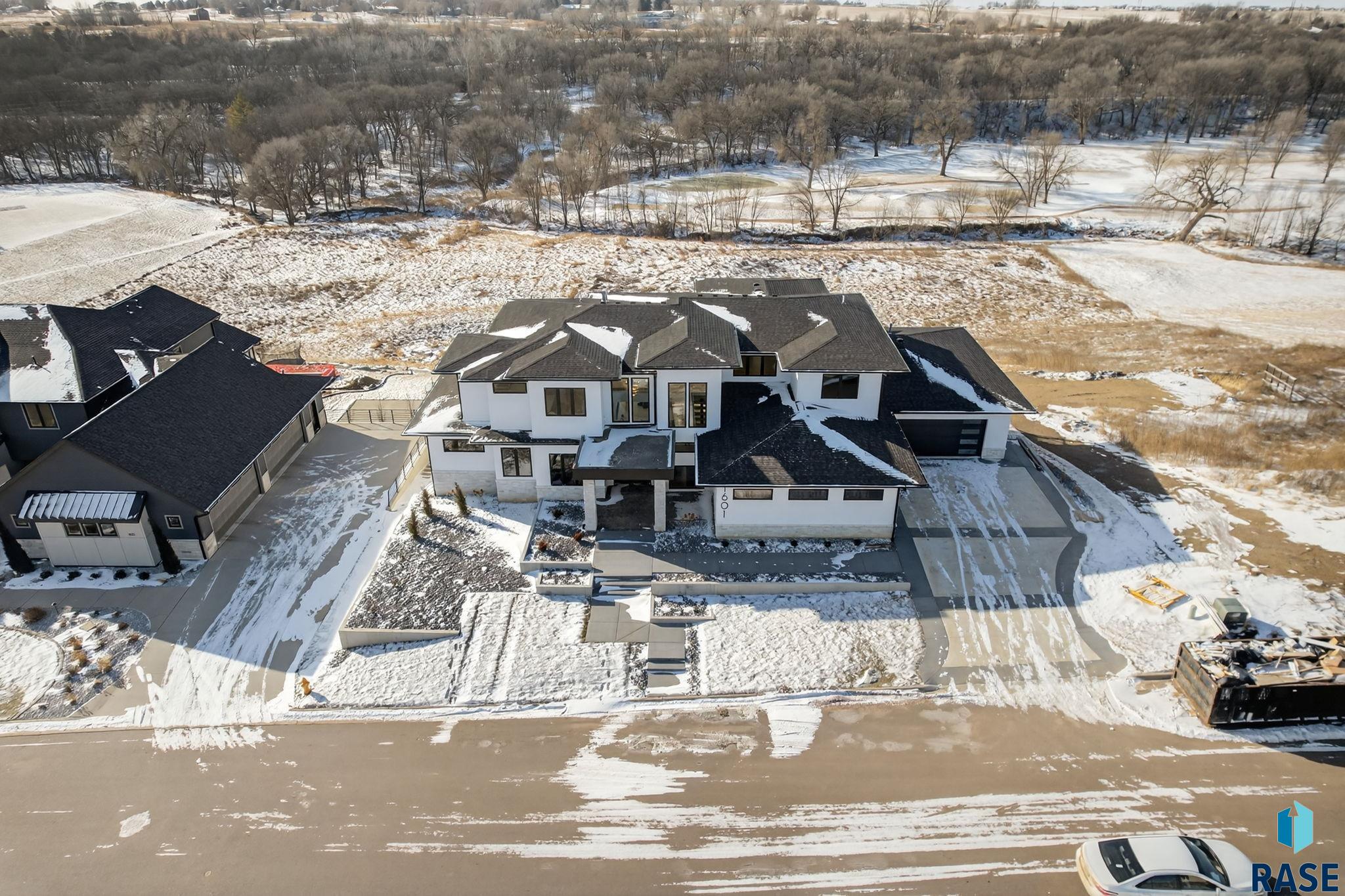 main property photo 86