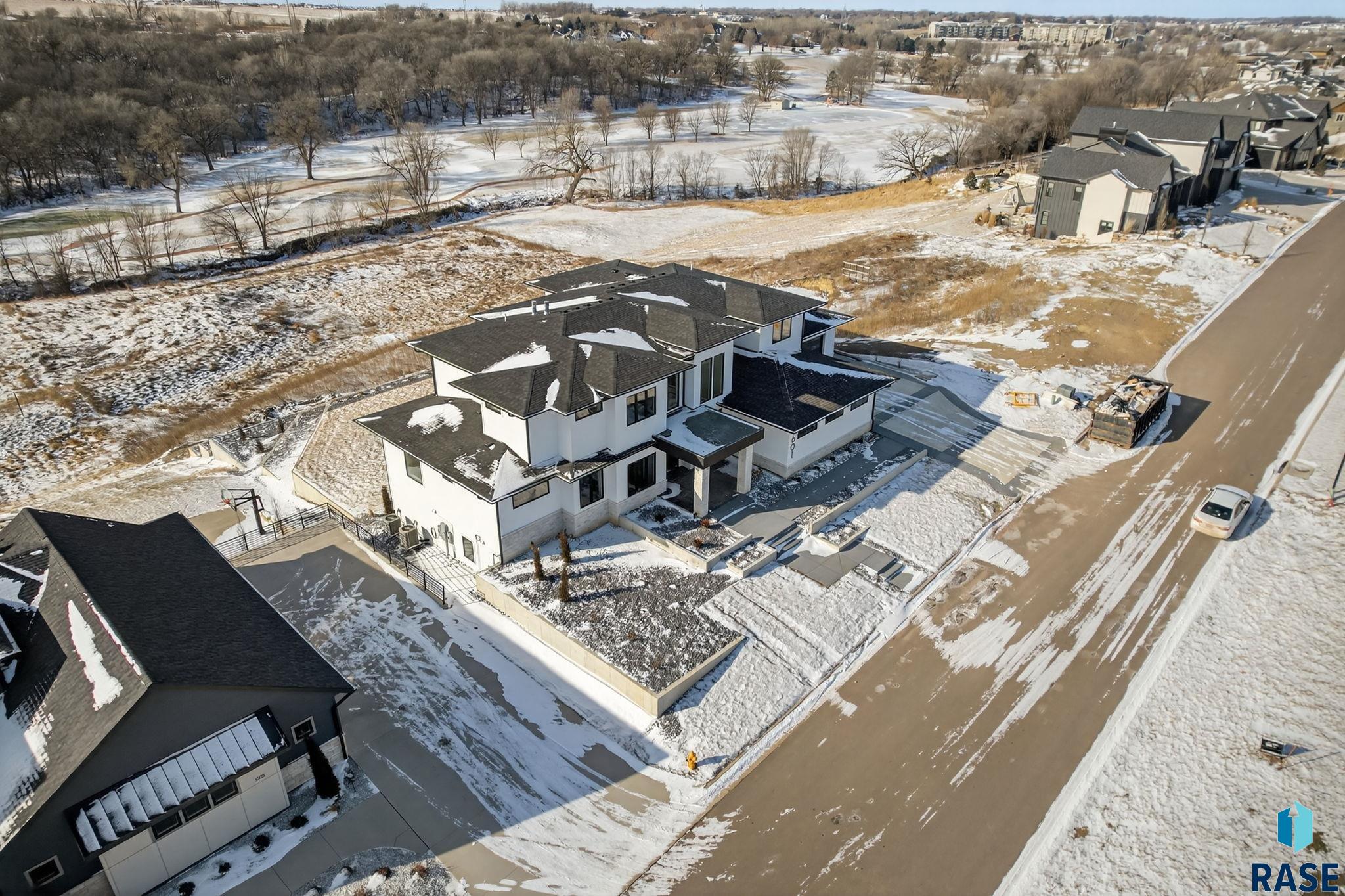 main property photo 87