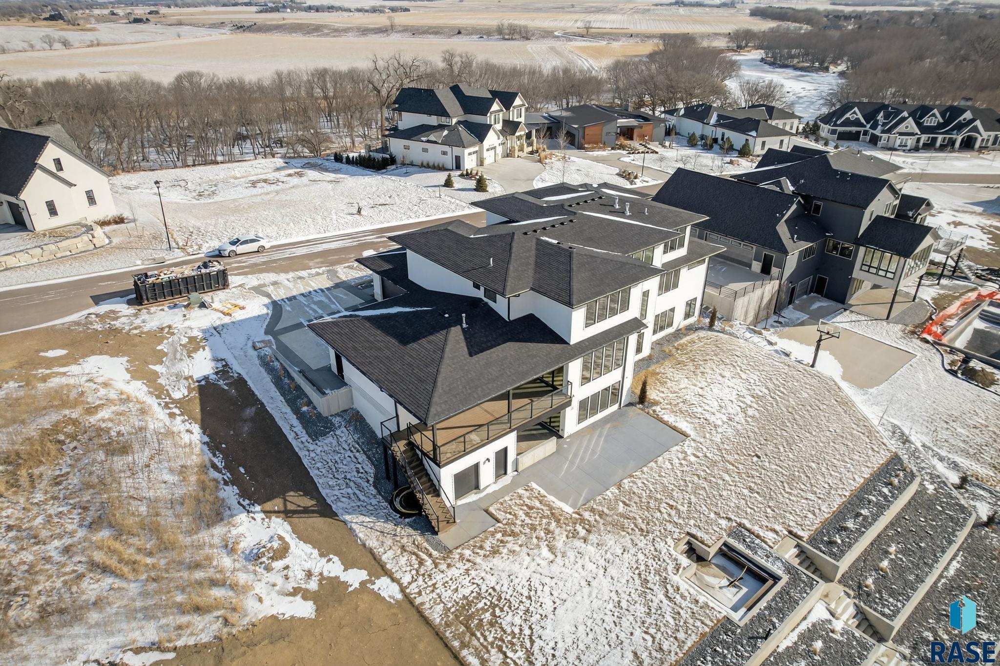 main property photo 89