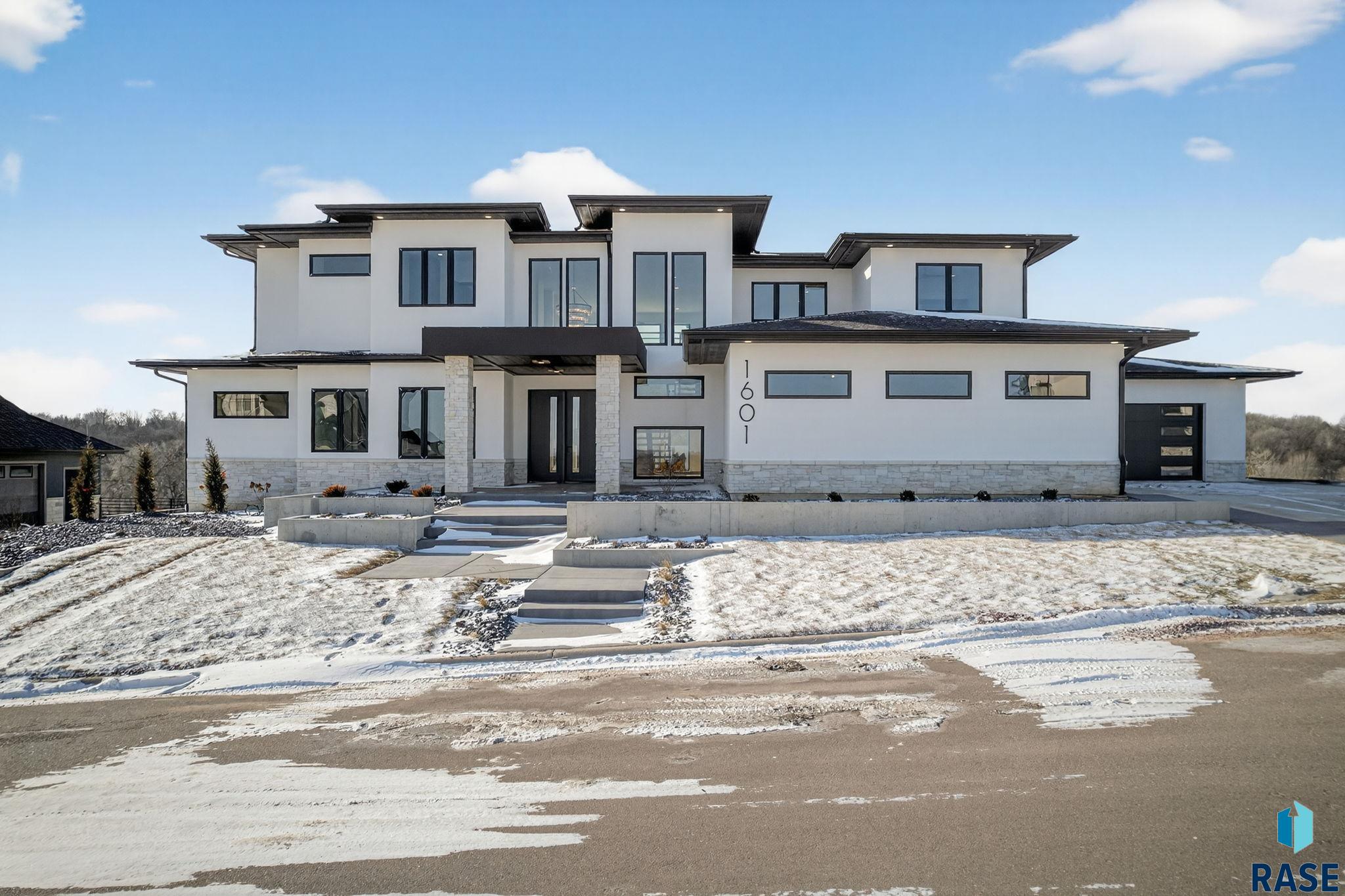 main property photo 90