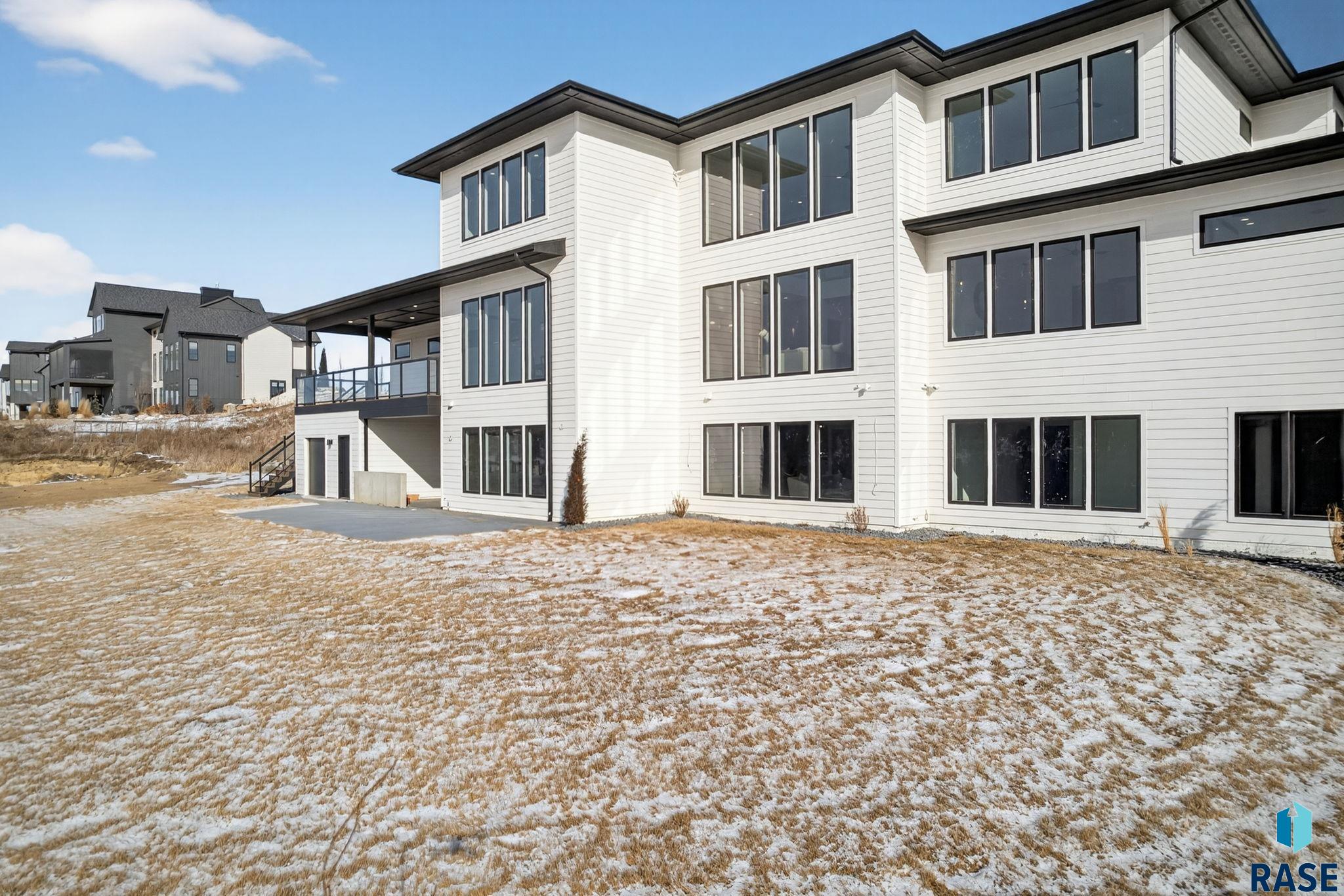 main property photo 94