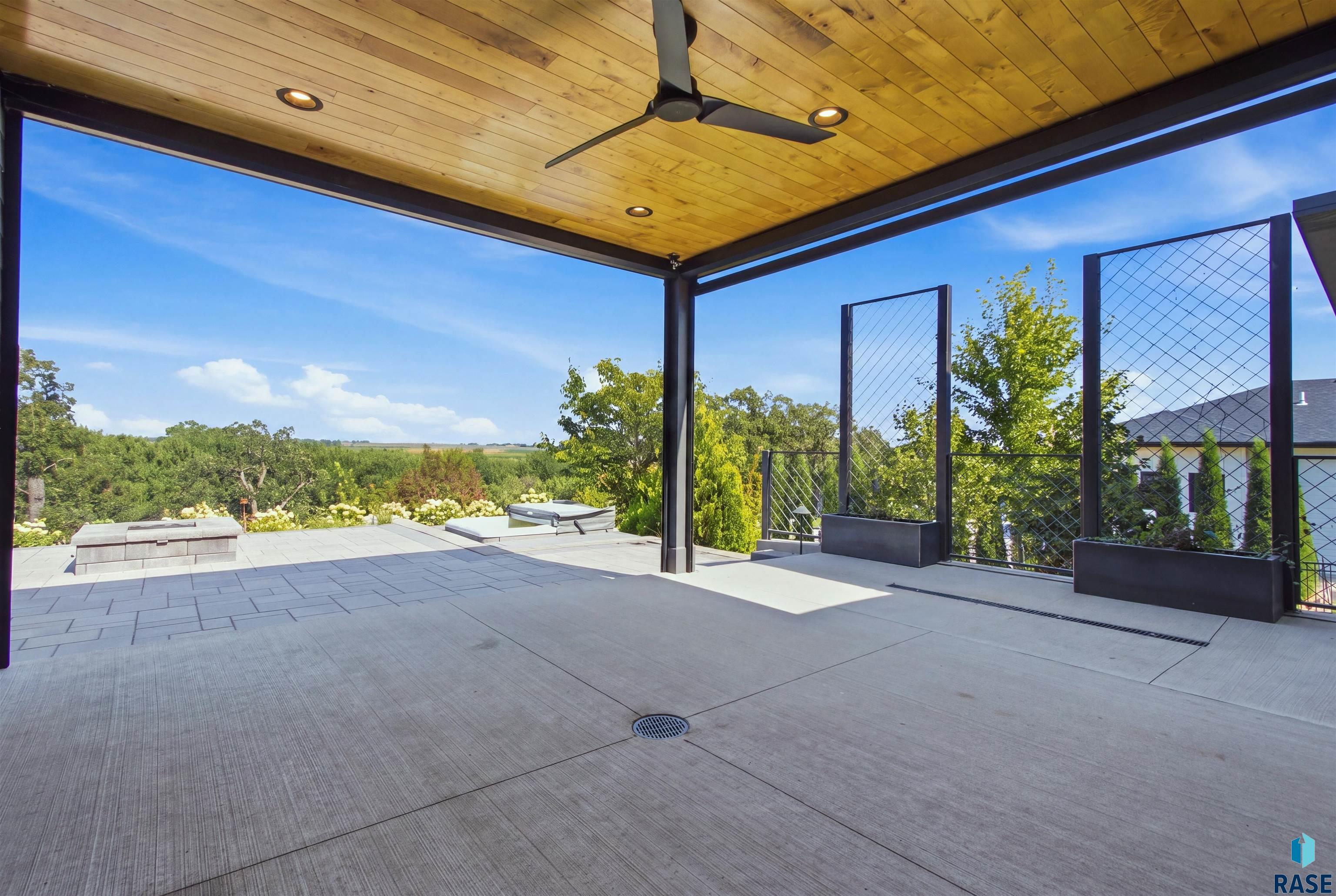 main property photo 59