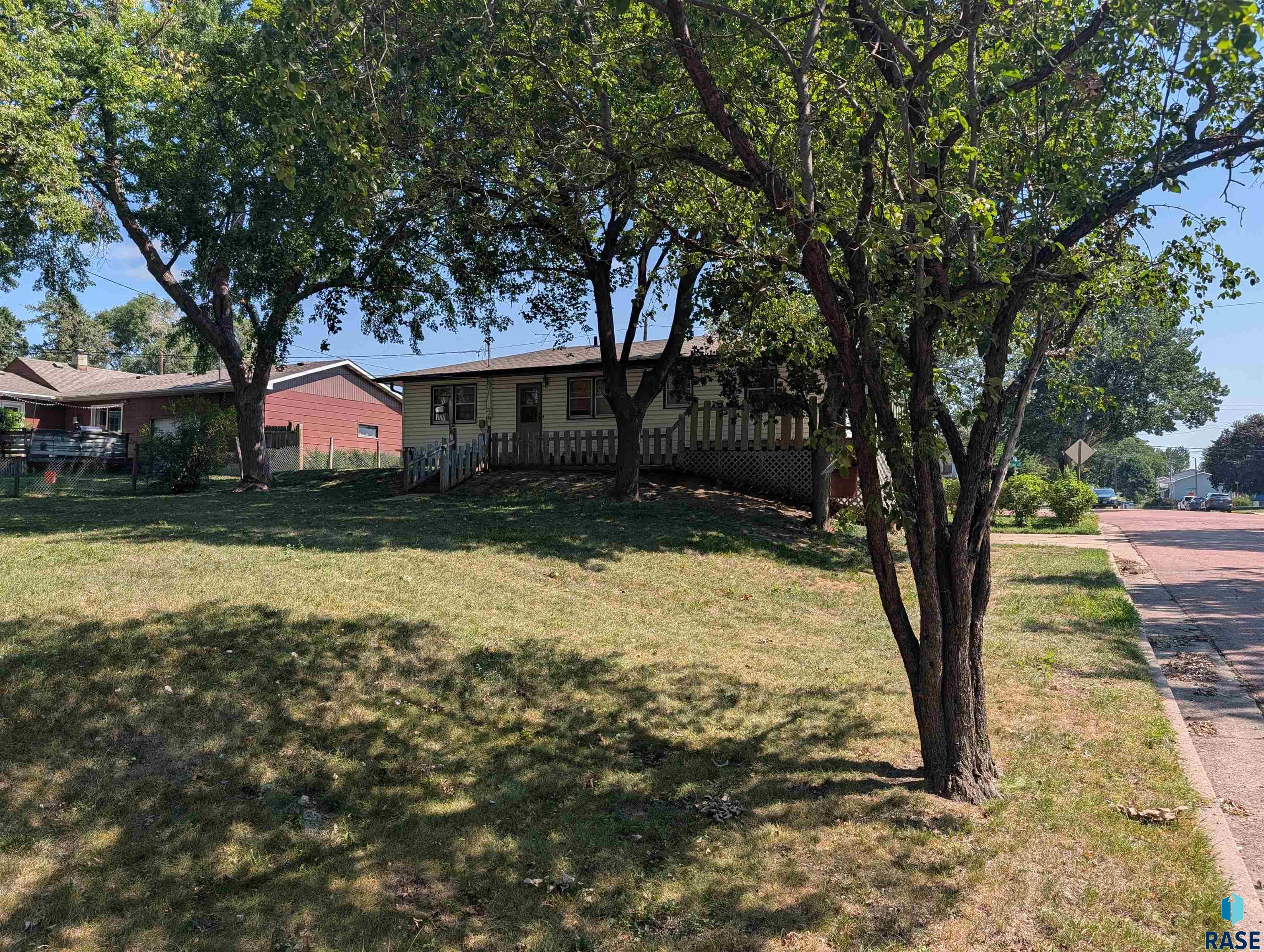 main property photo 5