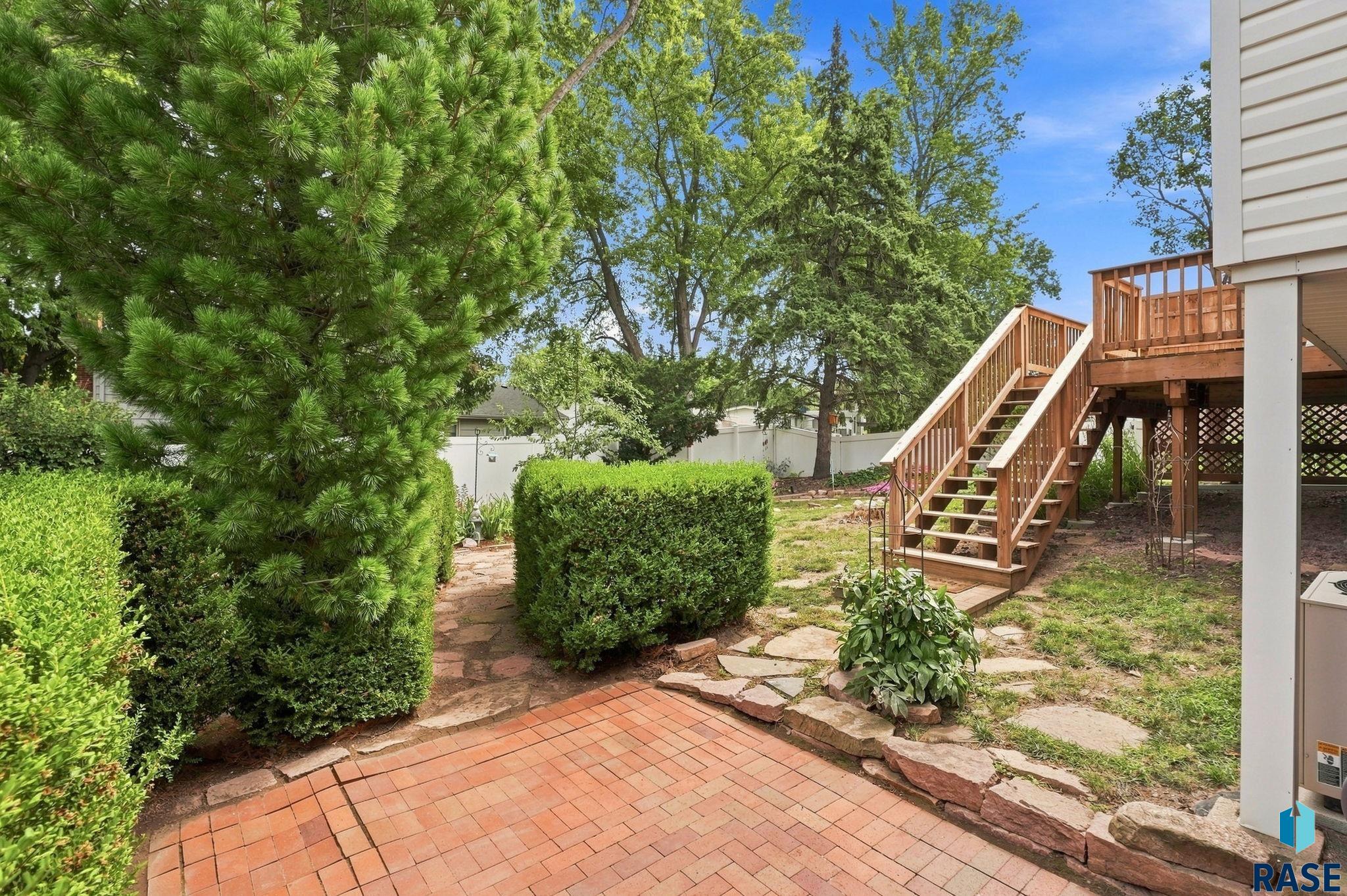 main property photo 31