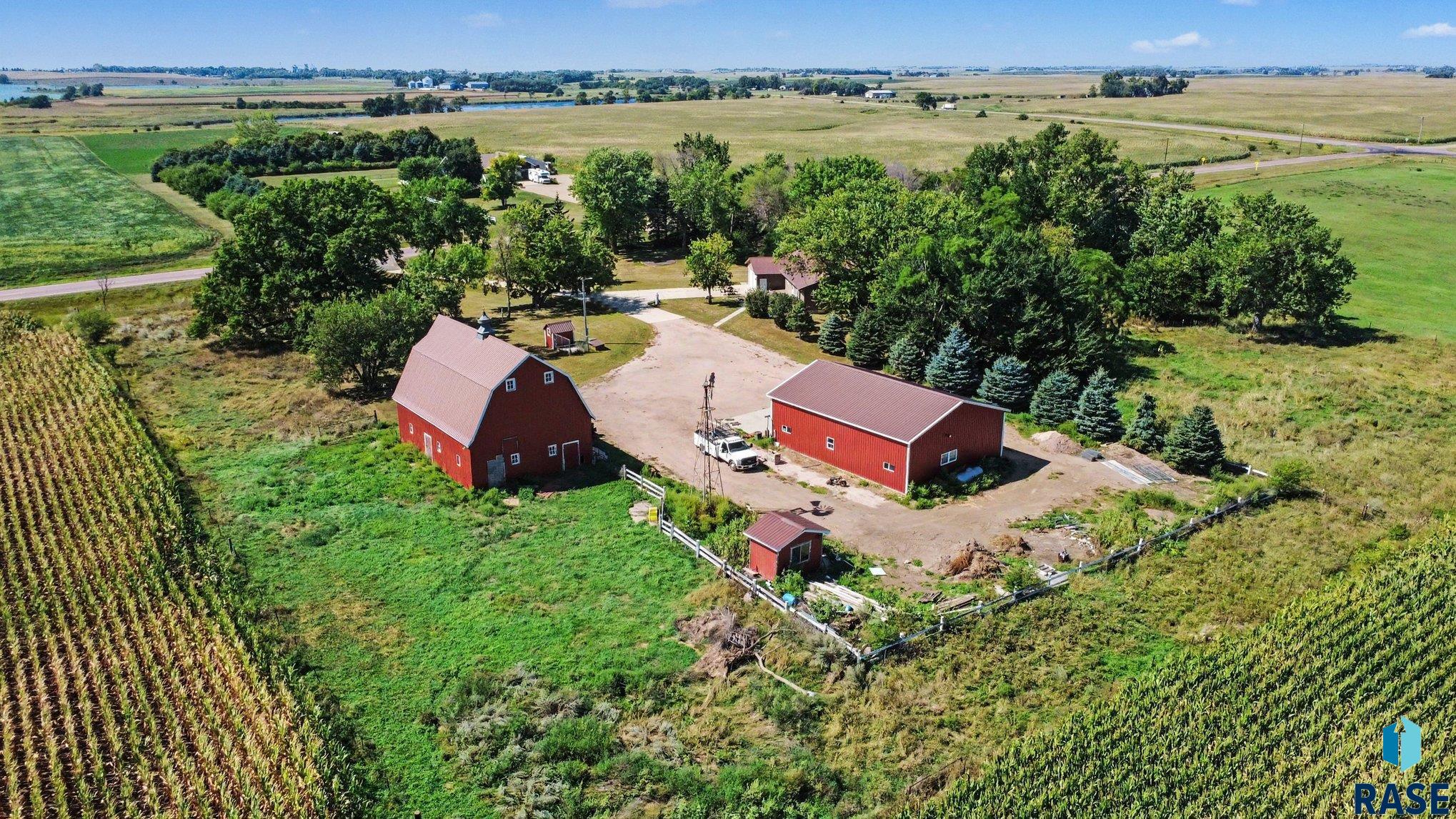 main property photo 33