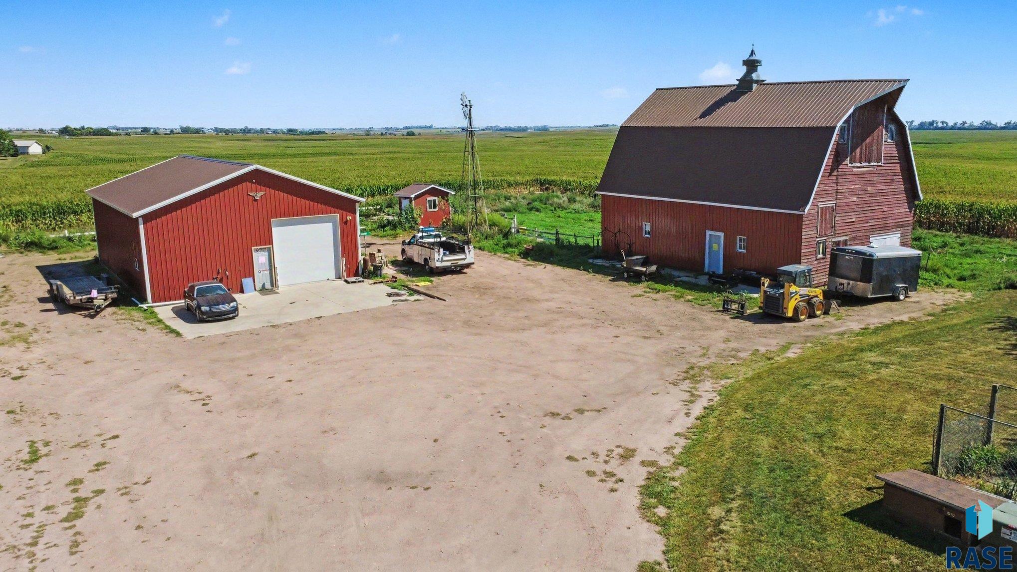 main property photo 34