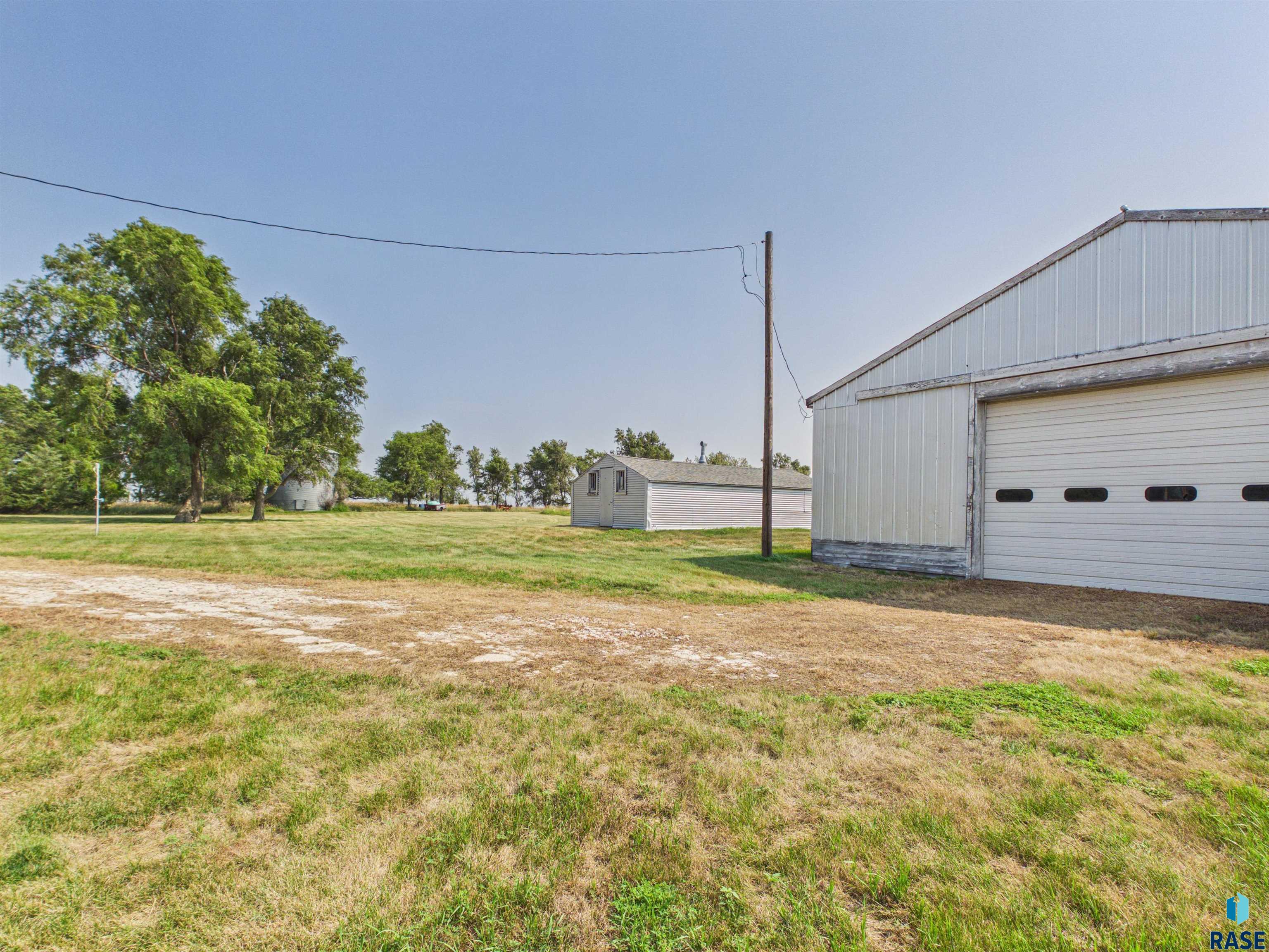 main property photo 44