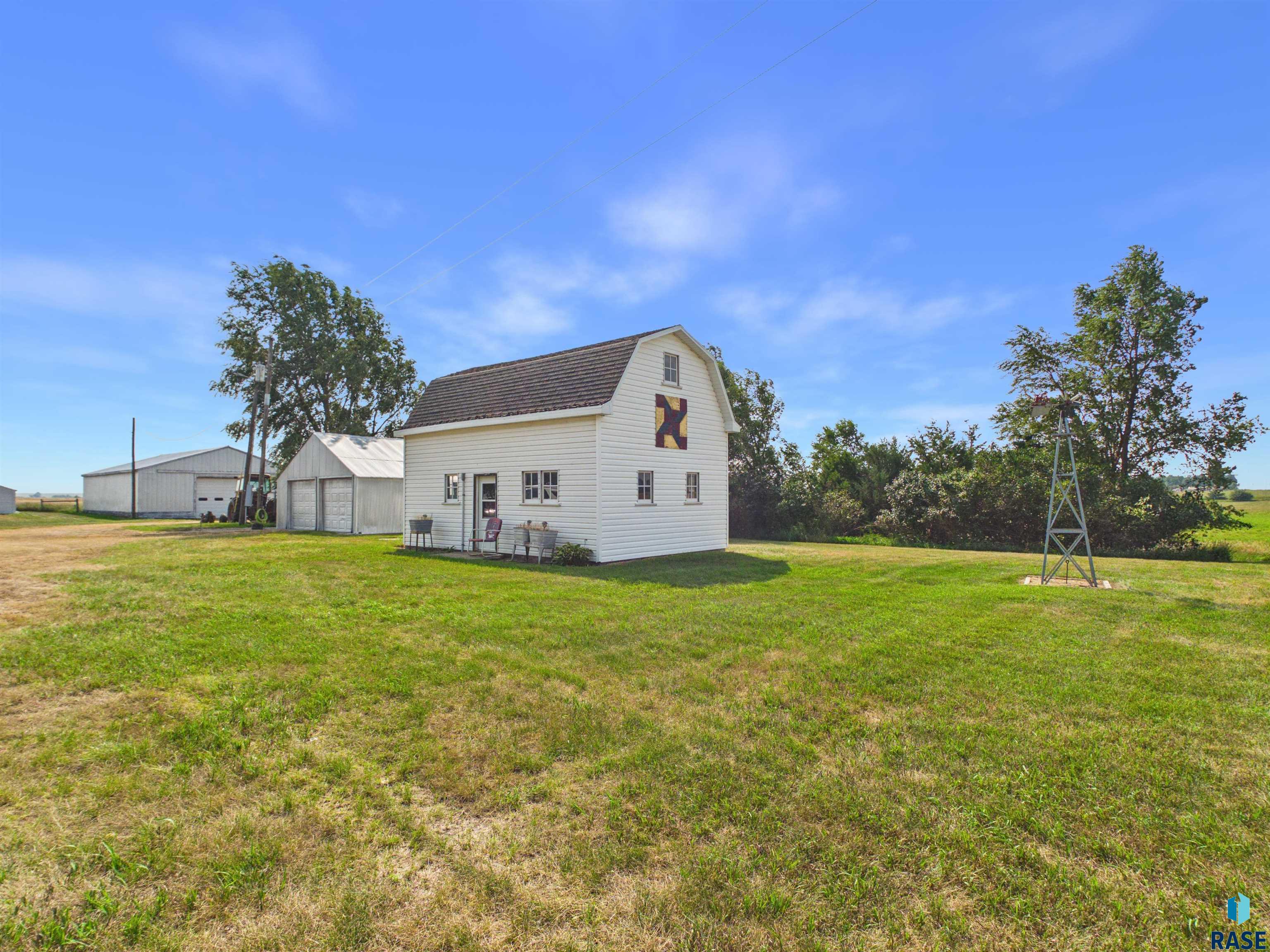main property photo 45
