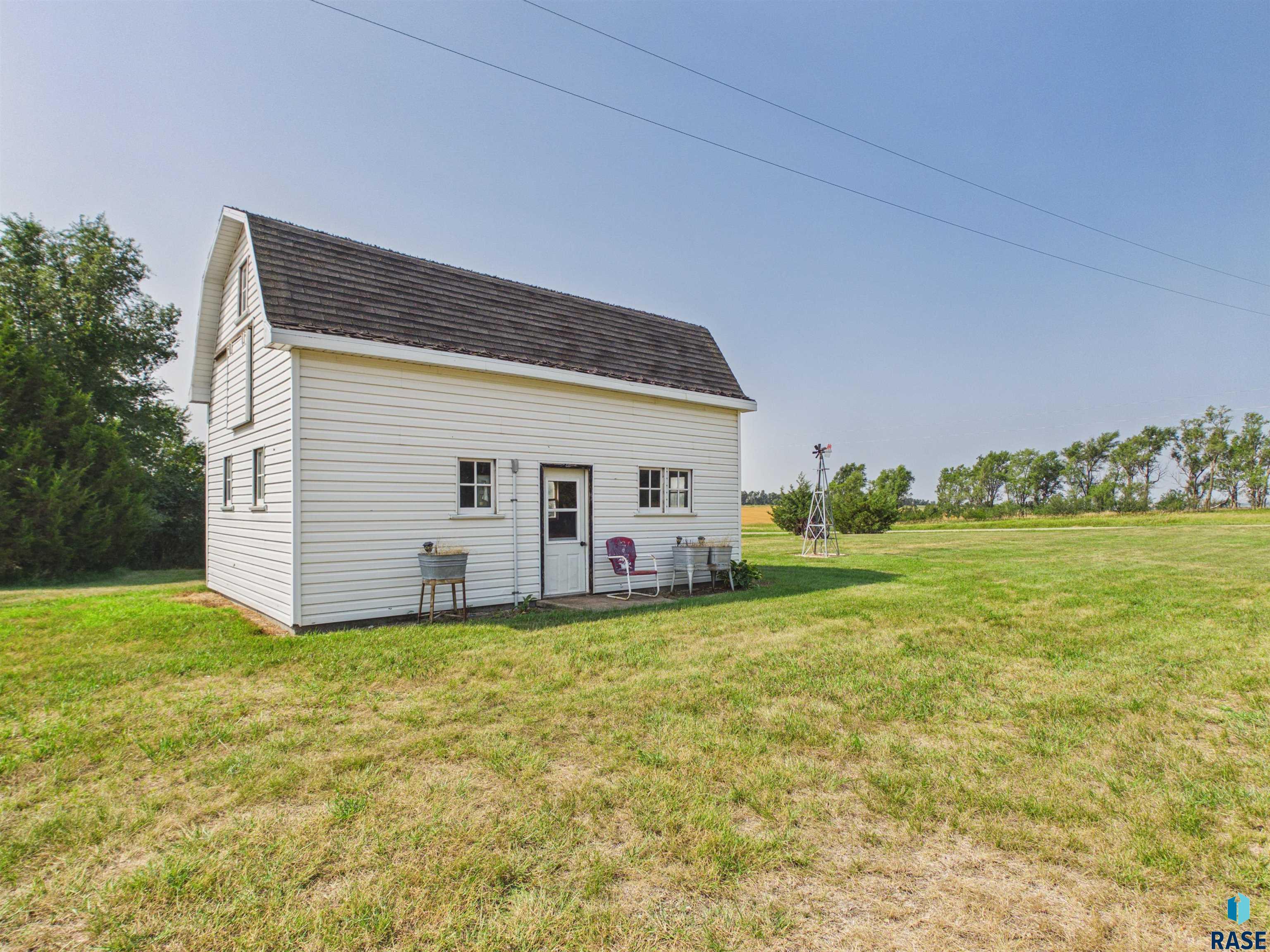 main property photo 46