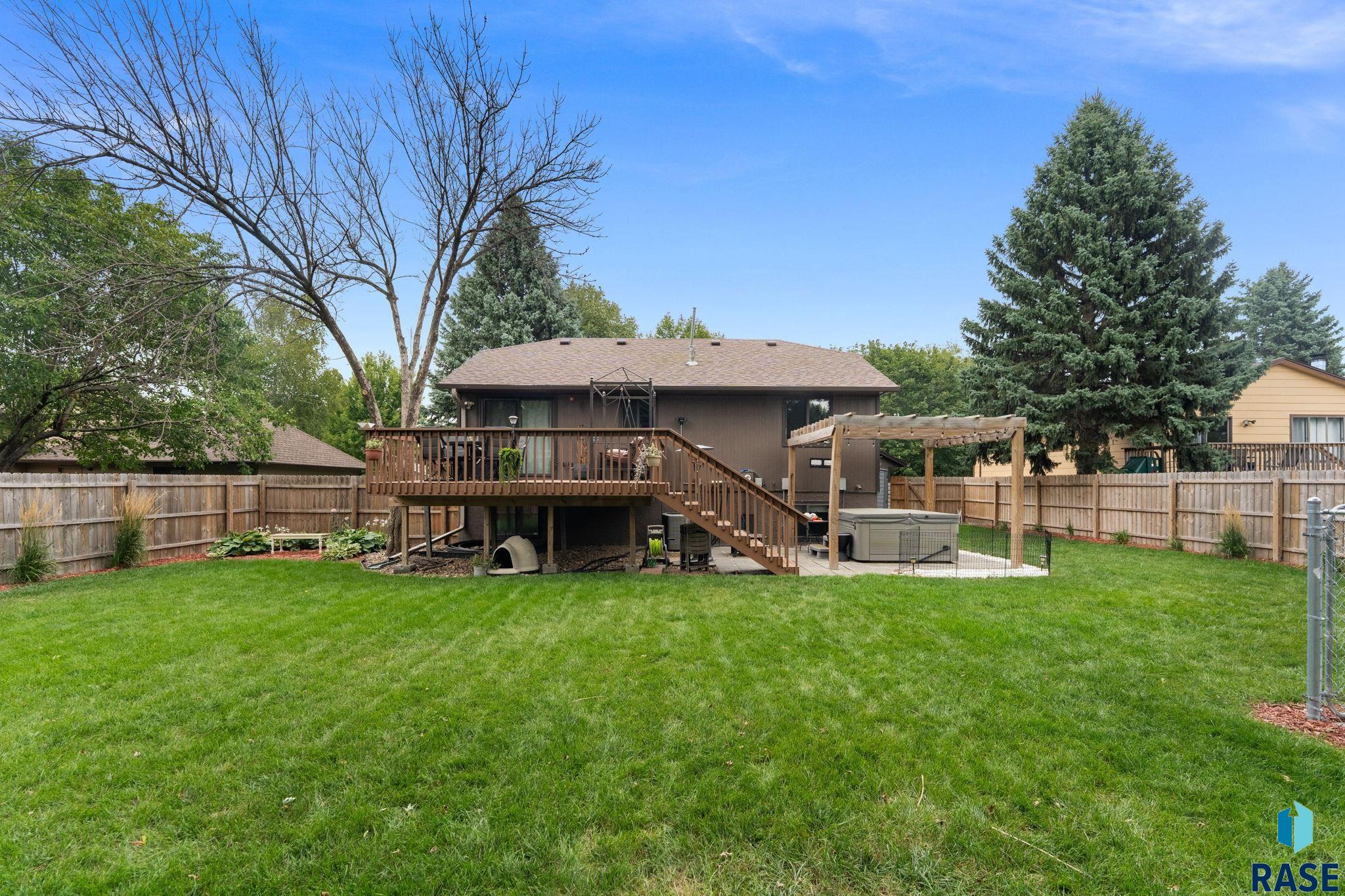 main property photo 13