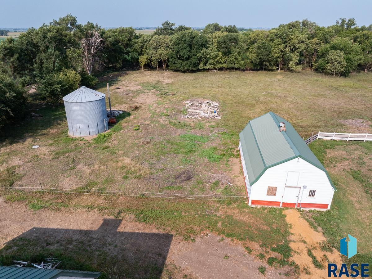 main property photo 44