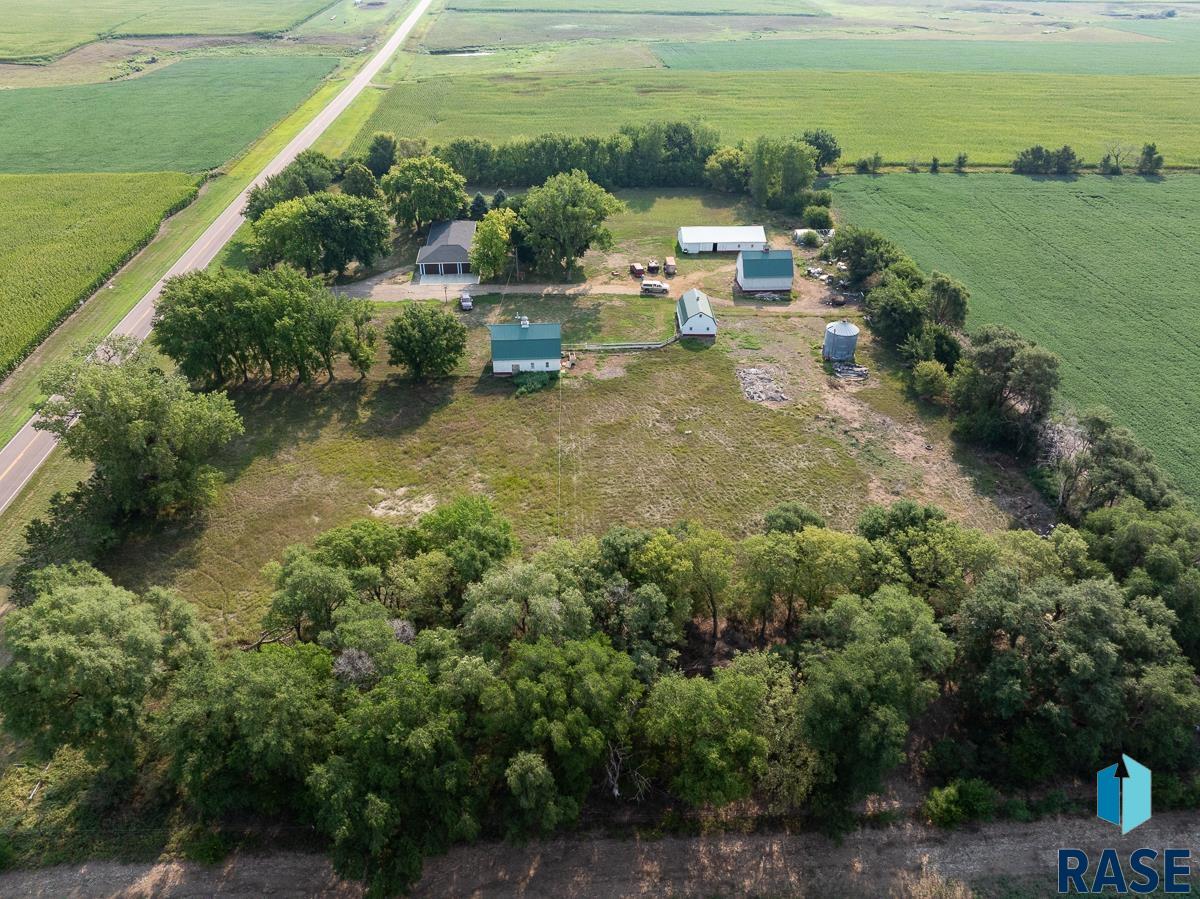 main property photo 50