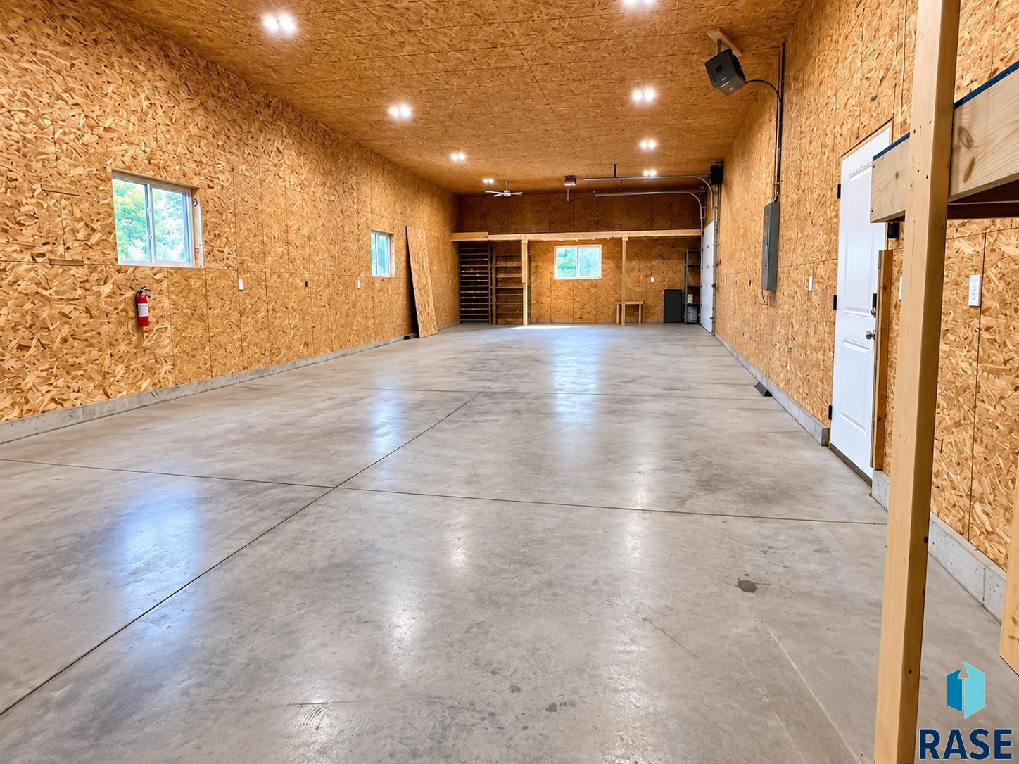 main property photo 50