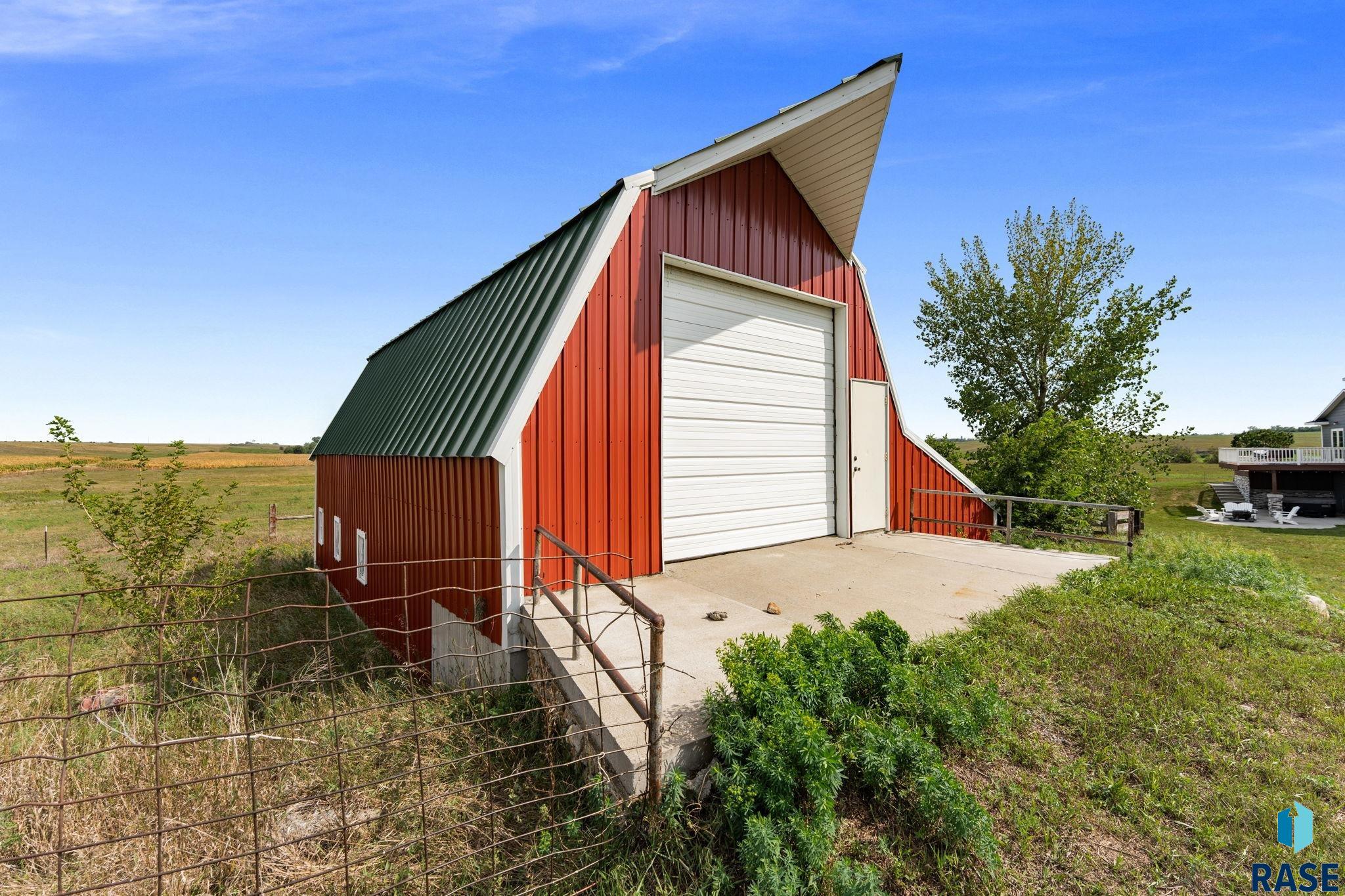 main property photo 36