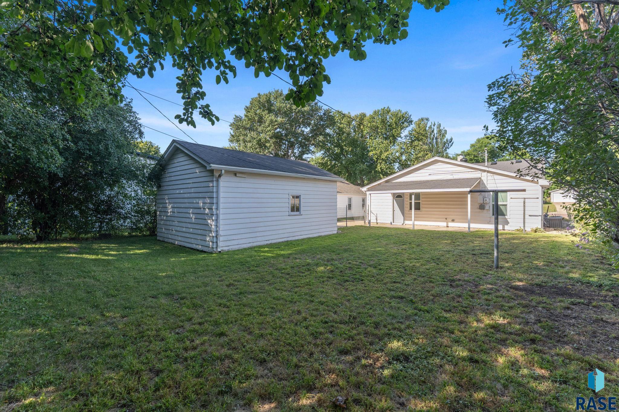 main property photo 41