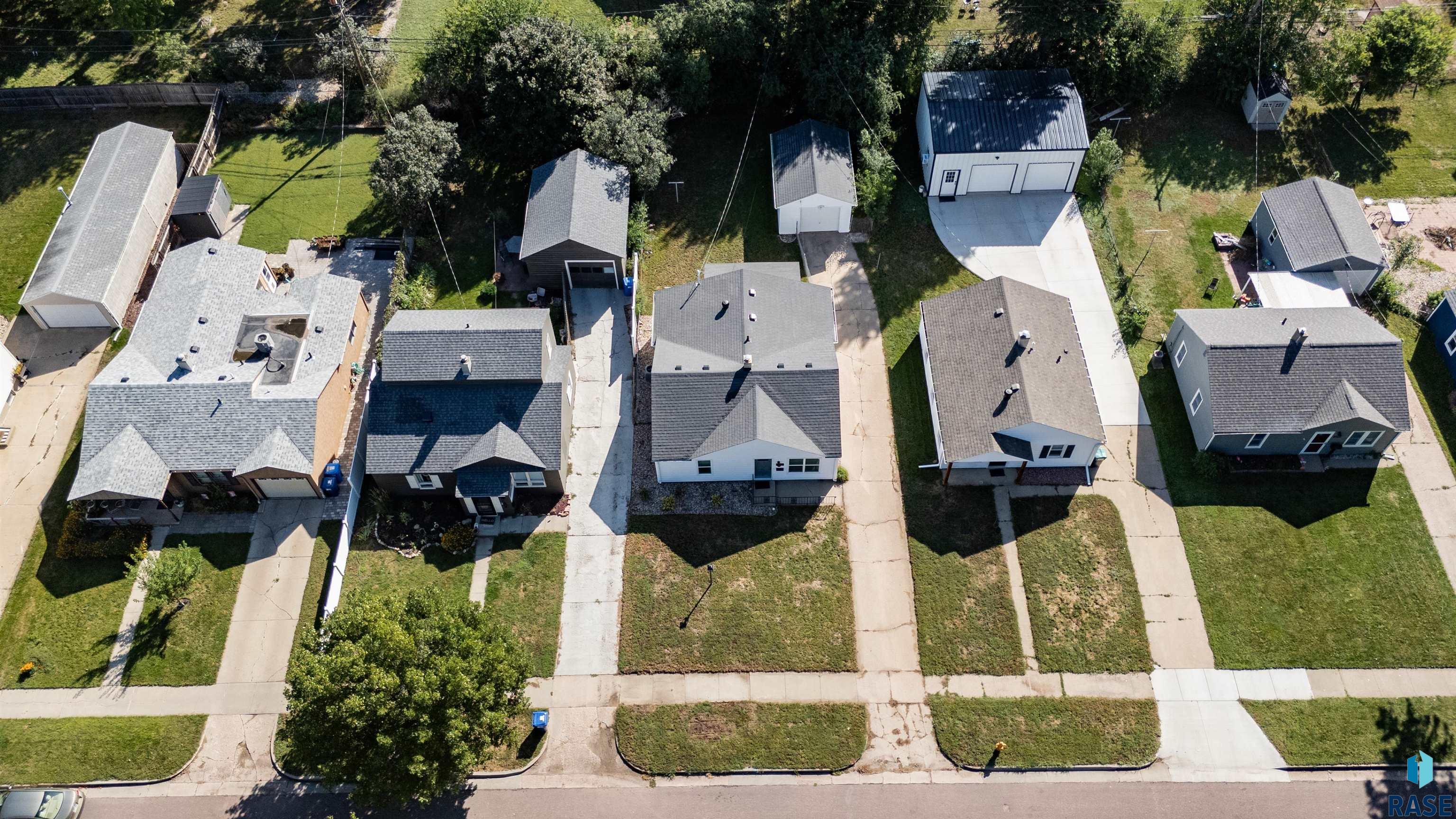 main property photo 49