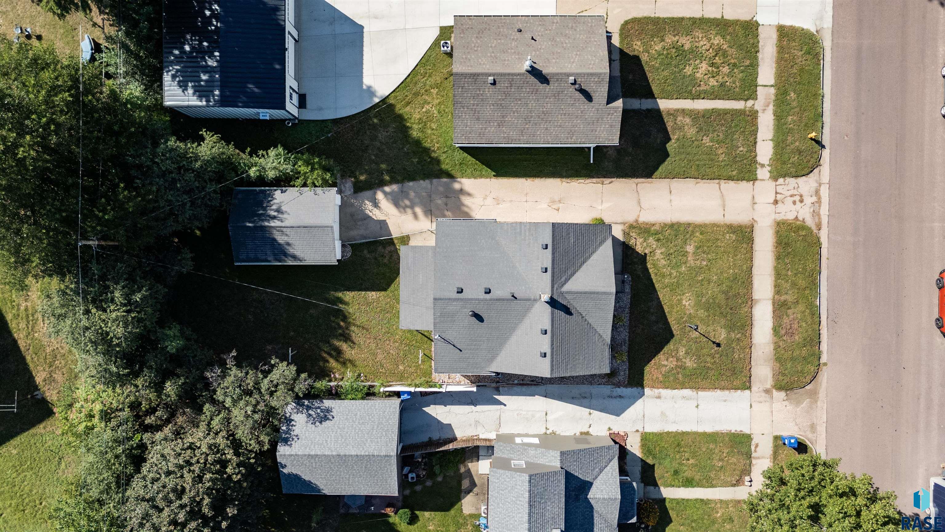 main property photo 50