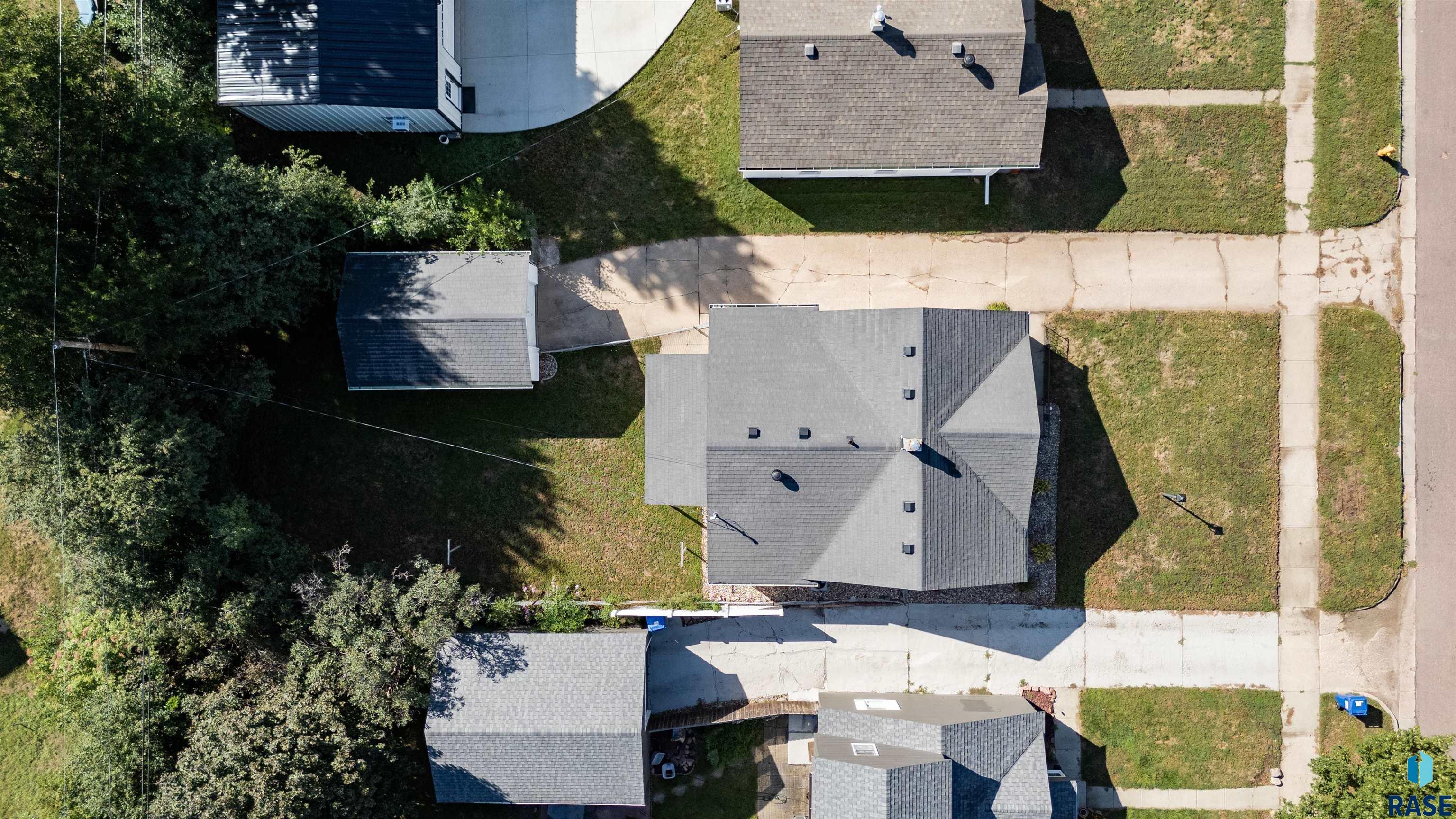 main property photo 51
