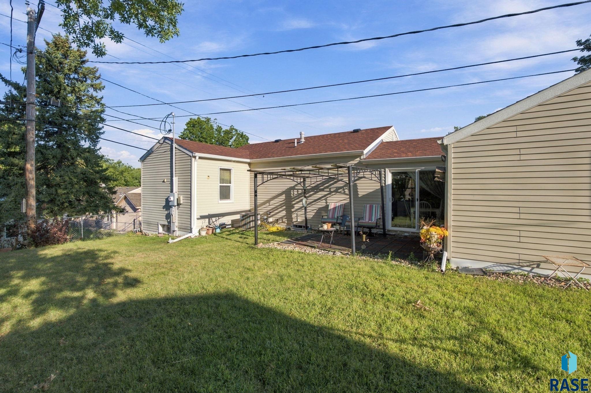 main property photo 14
