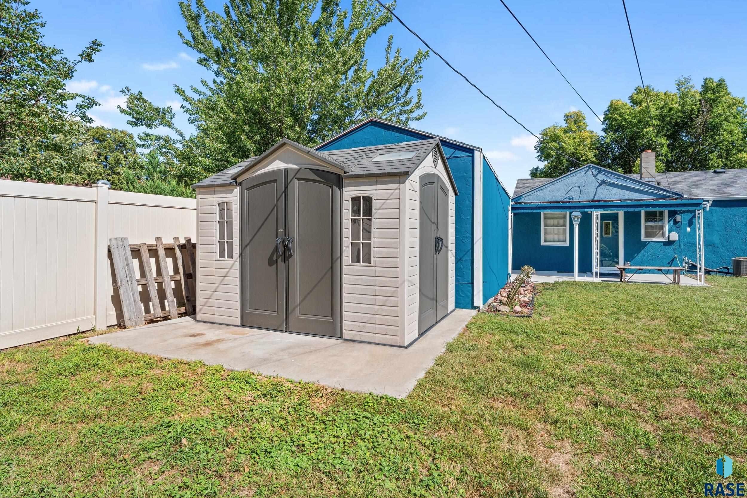 main property photo 22