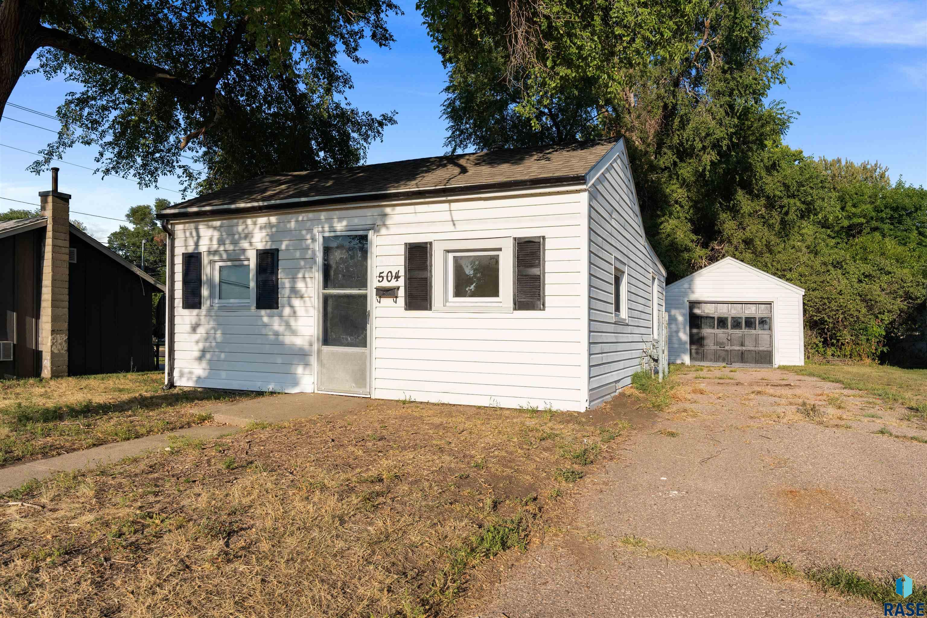 main property photo 12