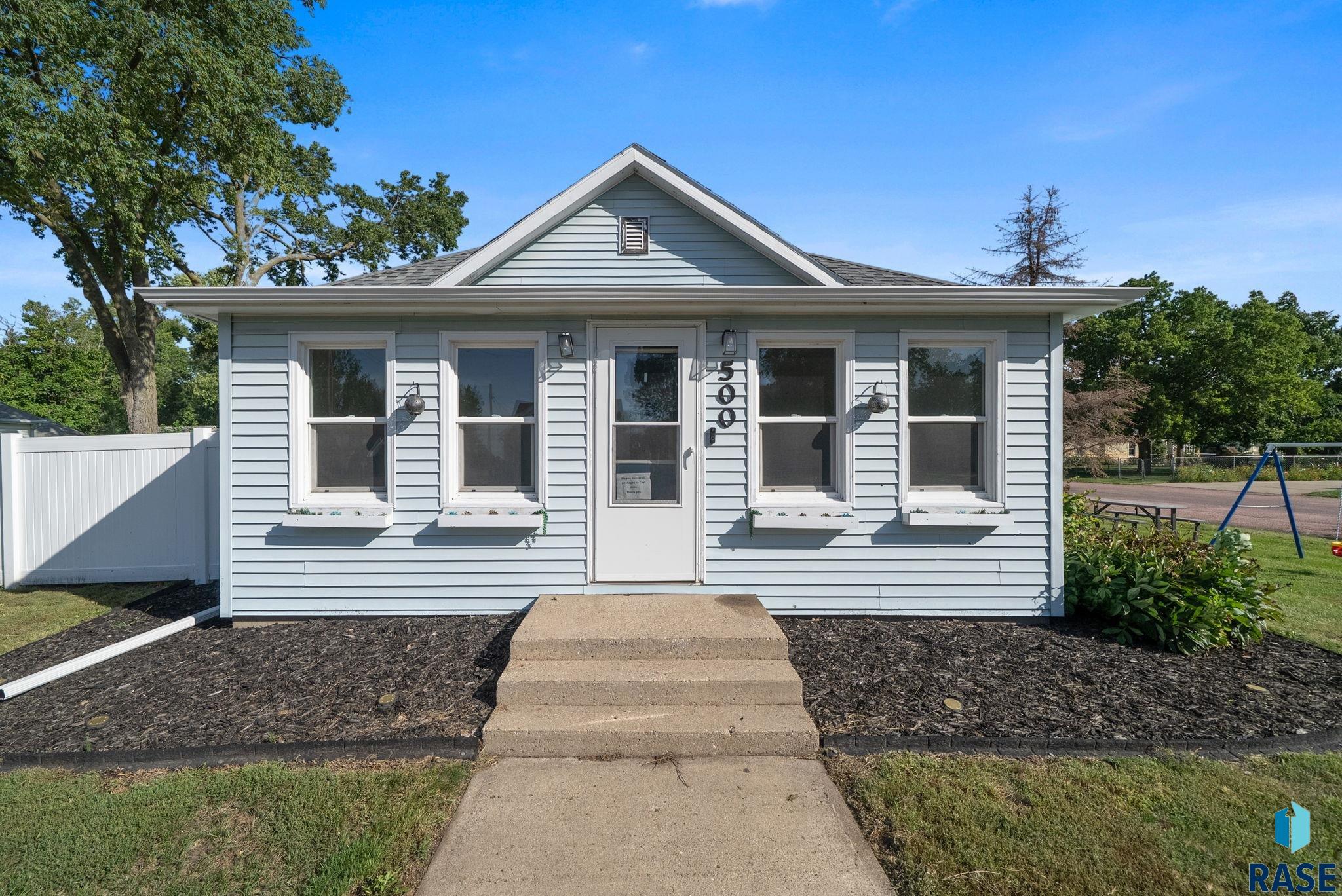 main property photo 5