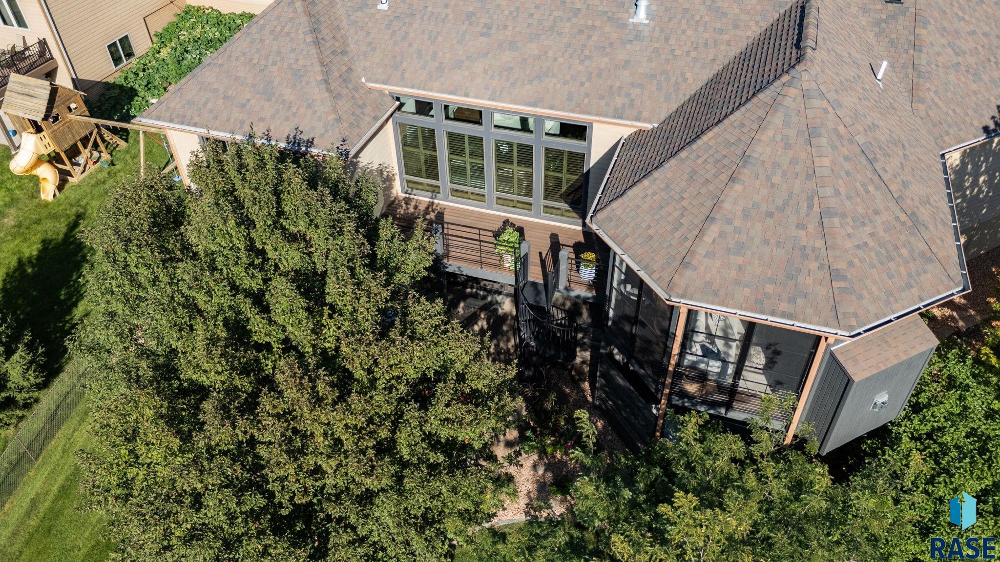 main property photo 90