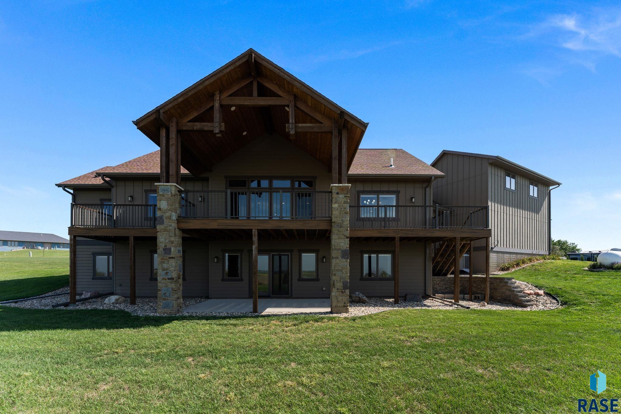main property photo 32
