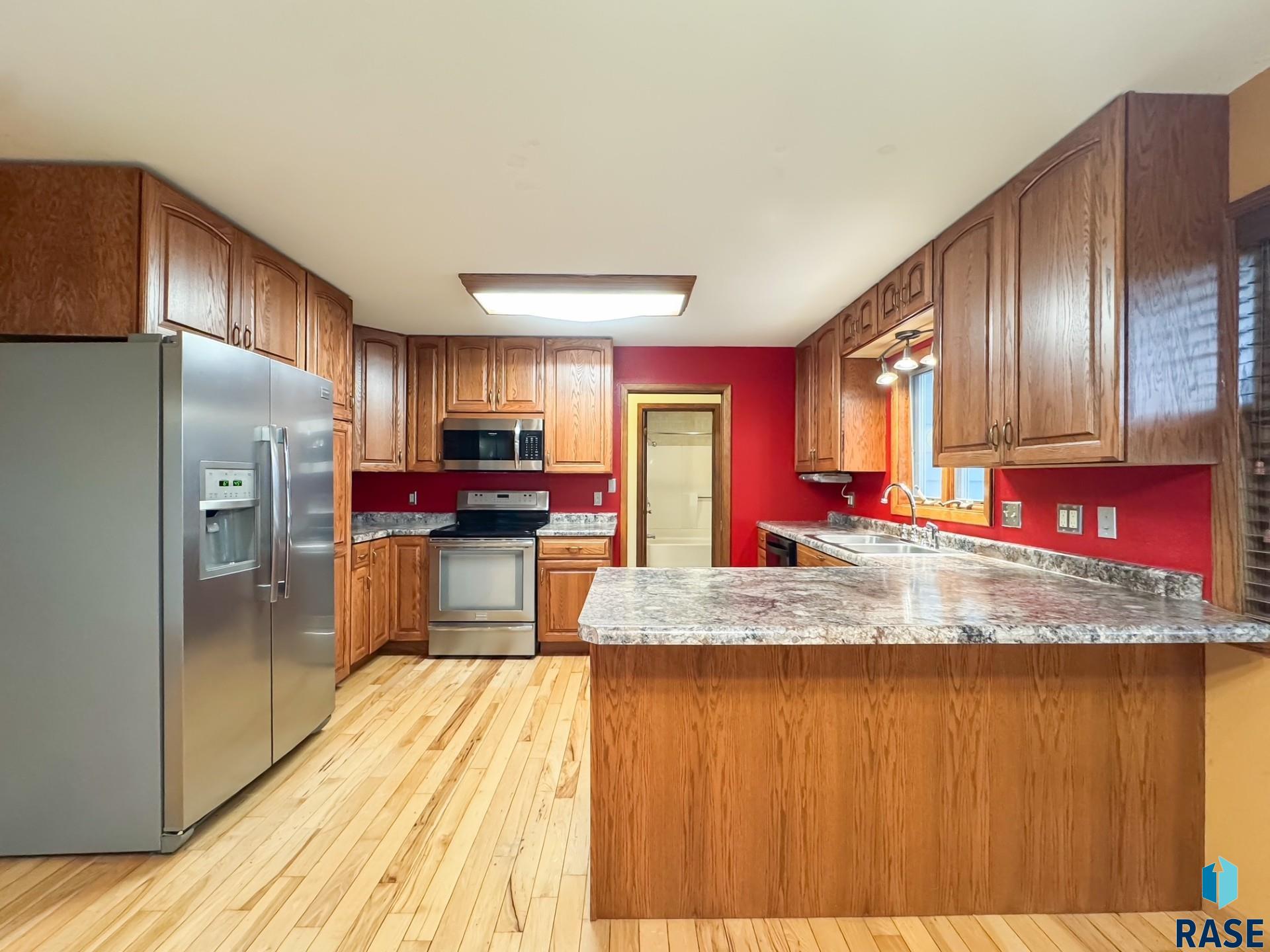 main property photo 9