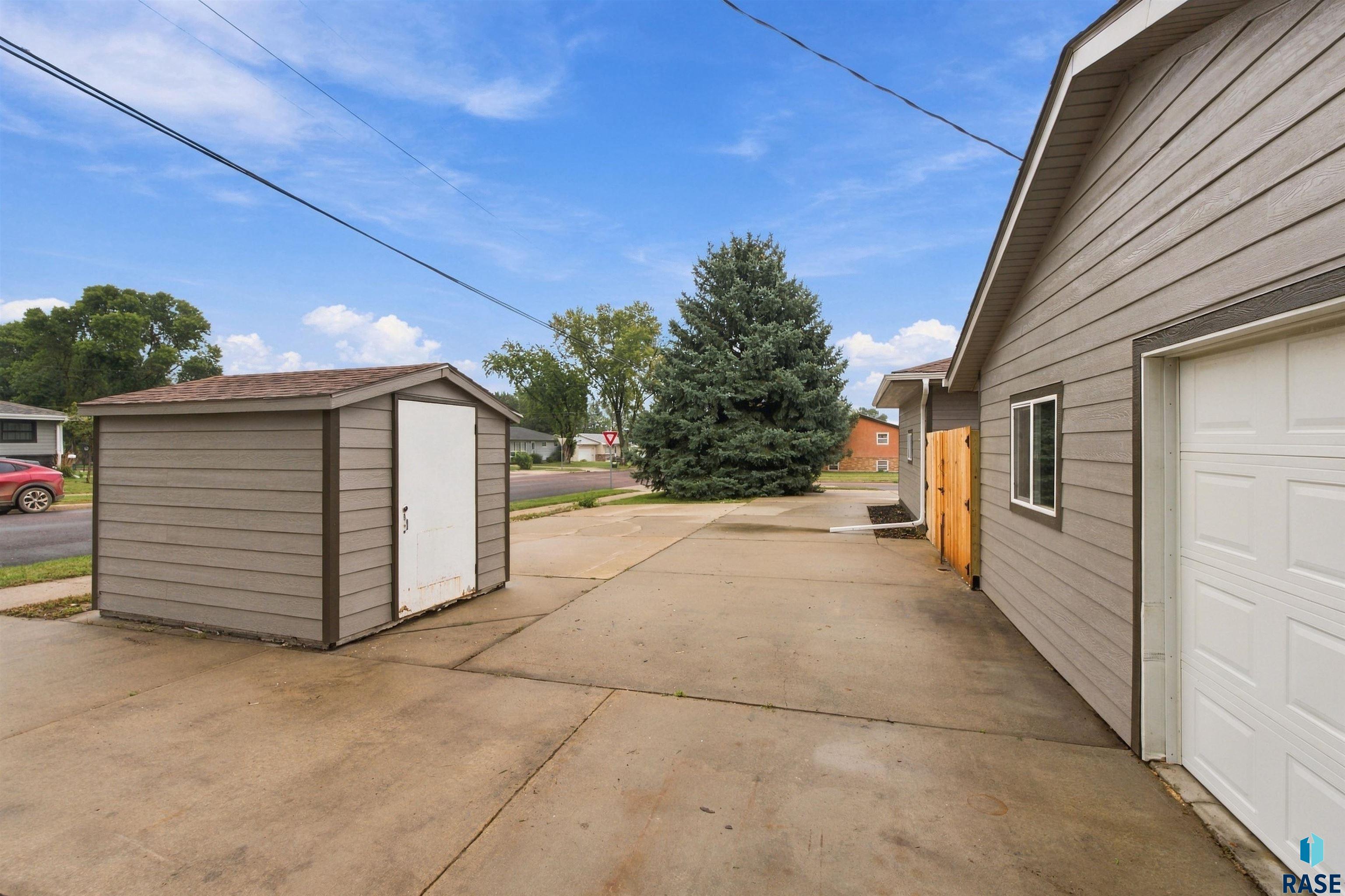 main property photo 50