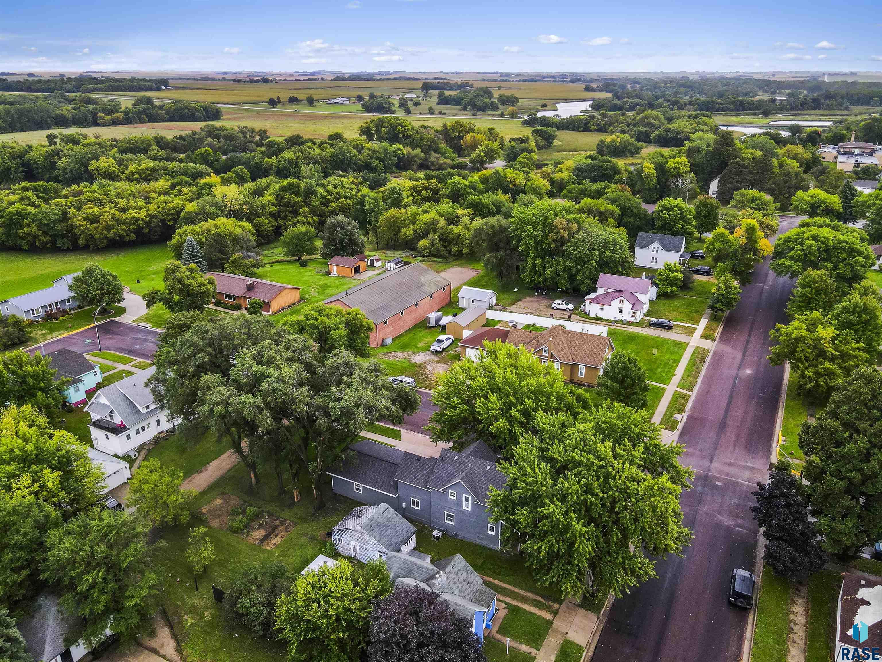 main property photo 12
