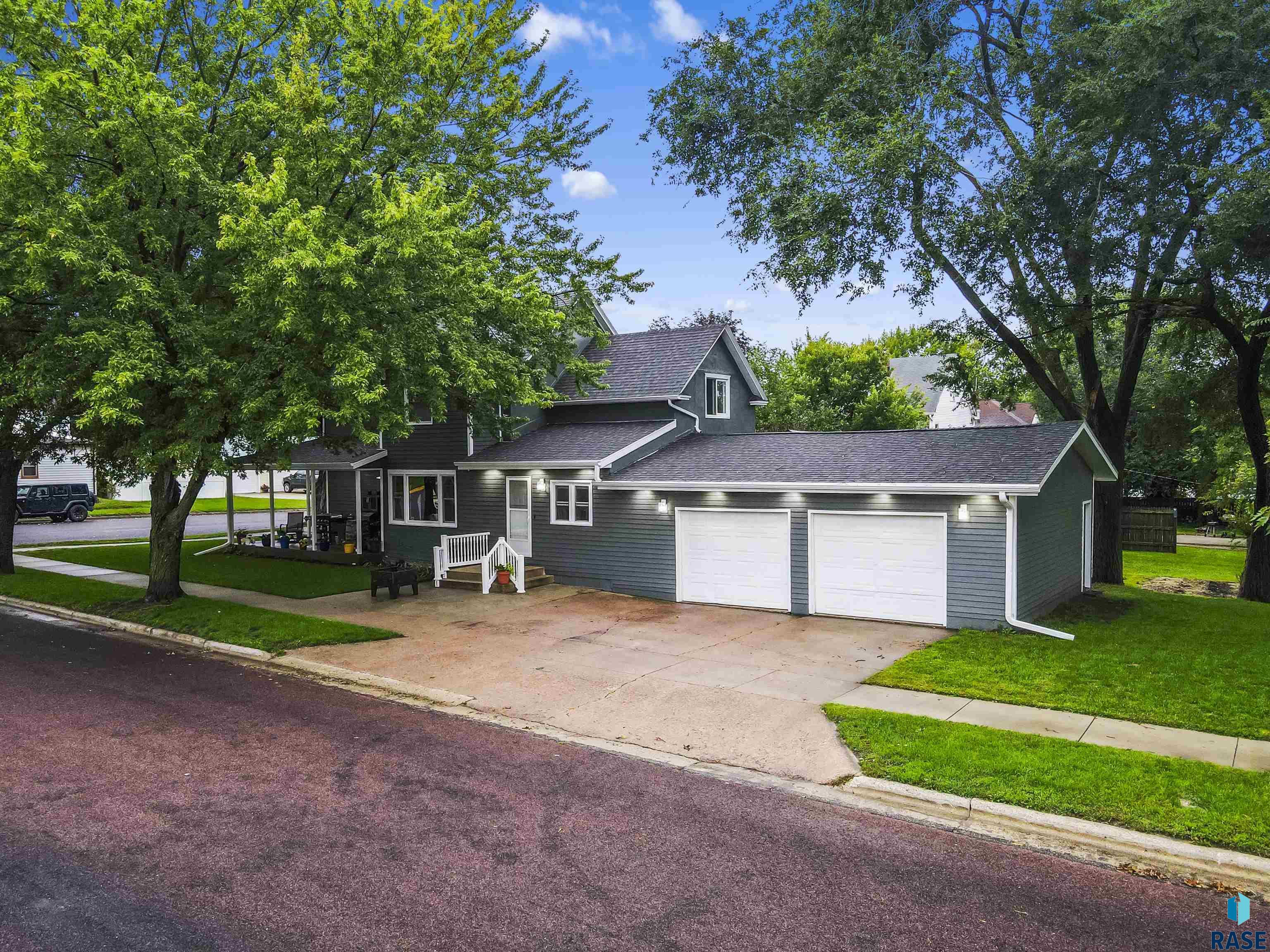 main property photo 5