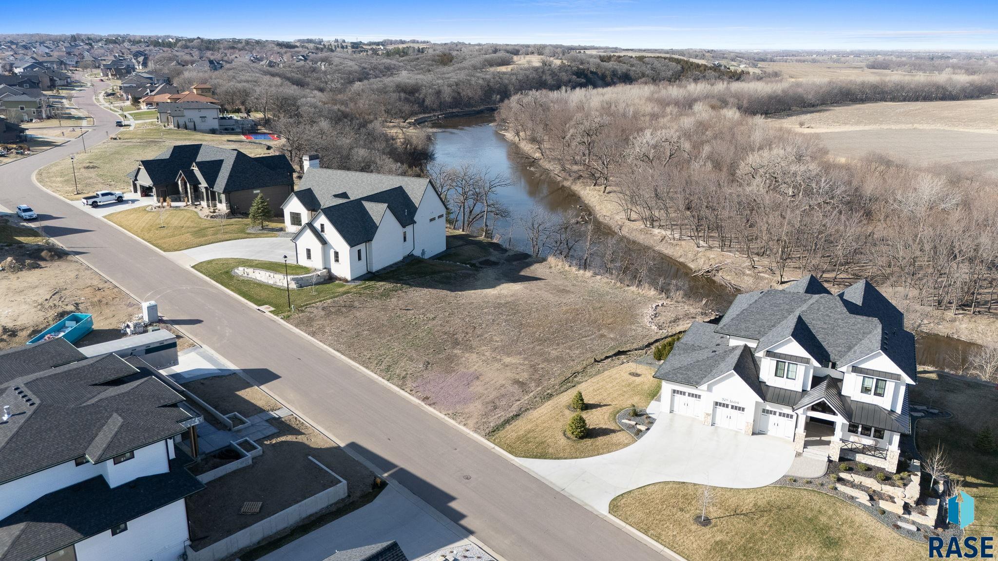 main property photo 0