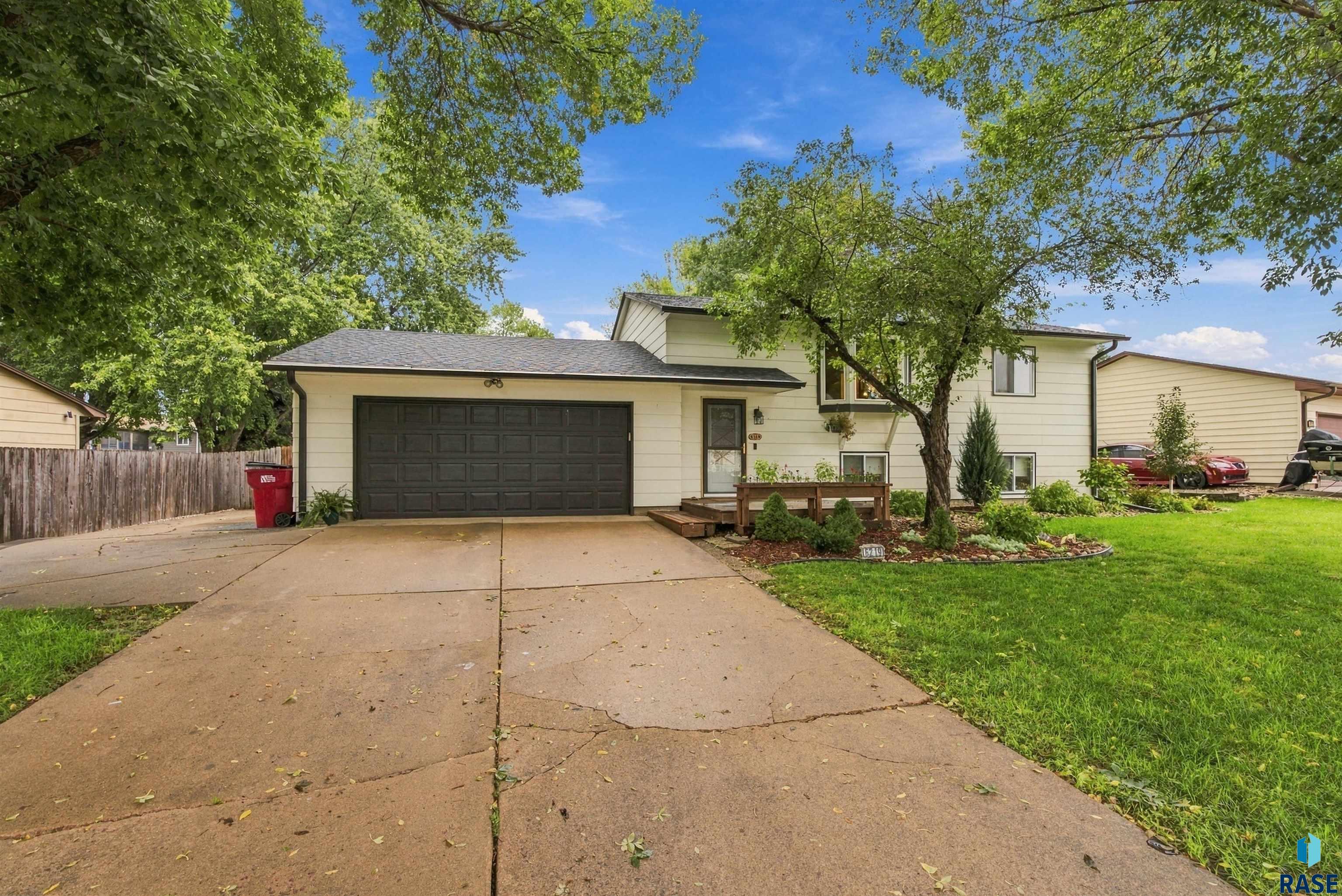main property photo 0