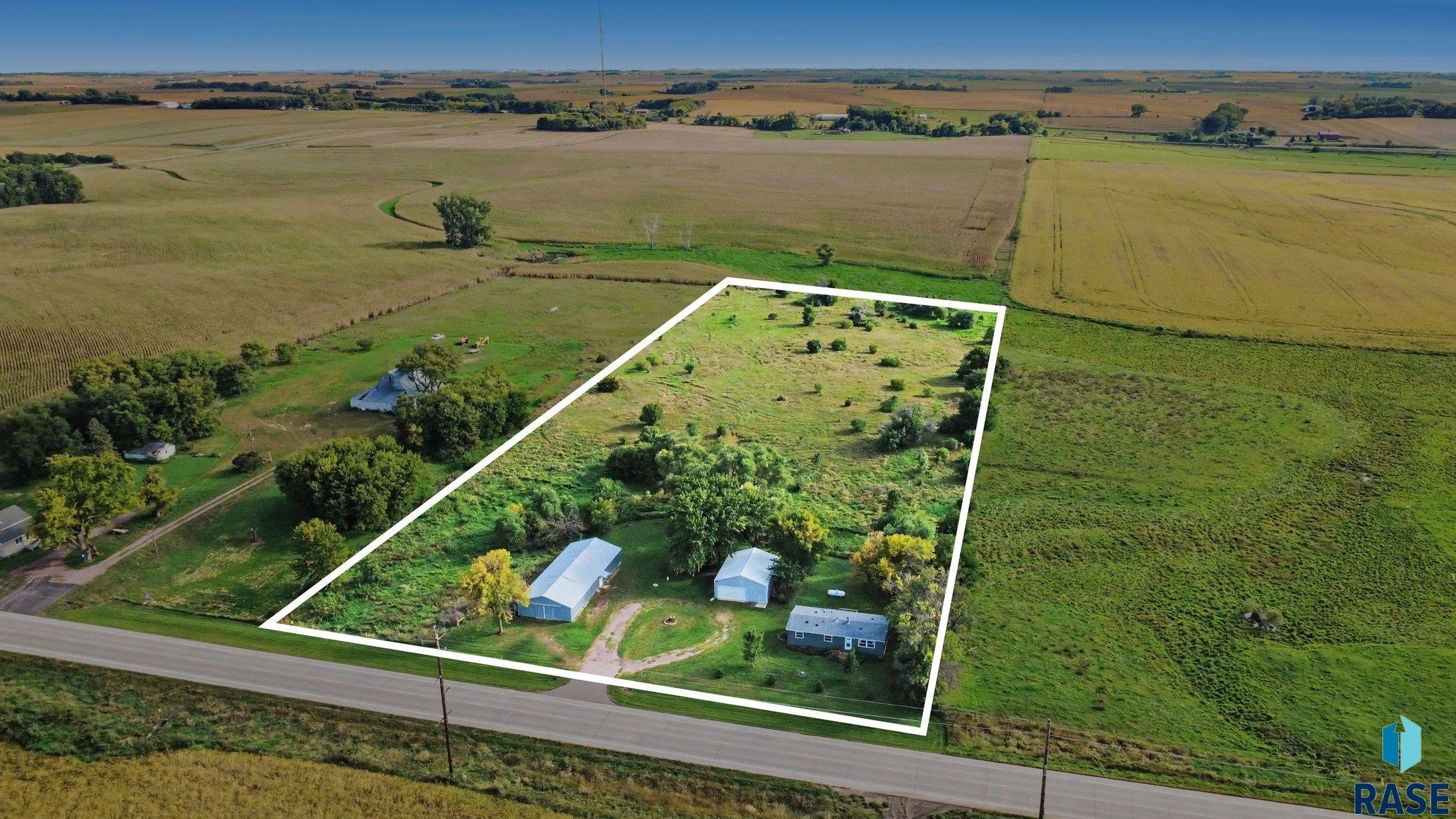 main property photo 9