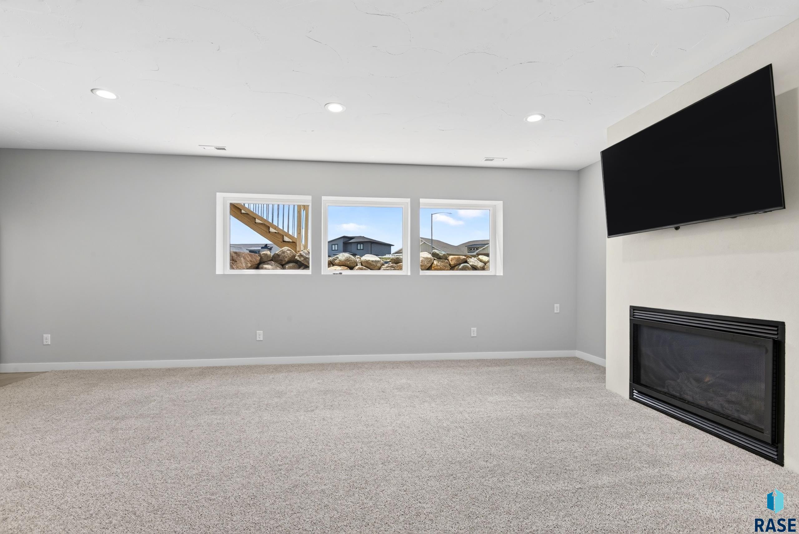 main property photo 64