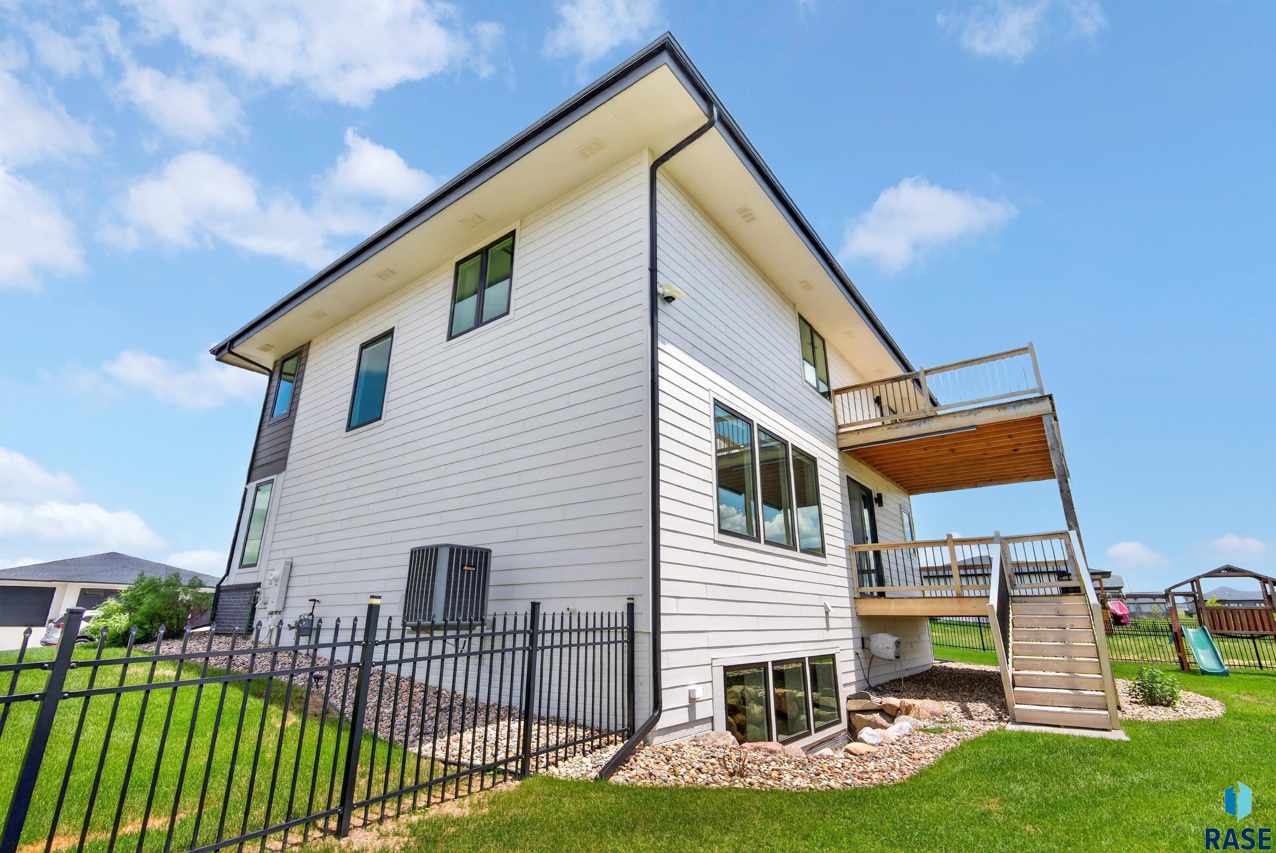 main property photo 79