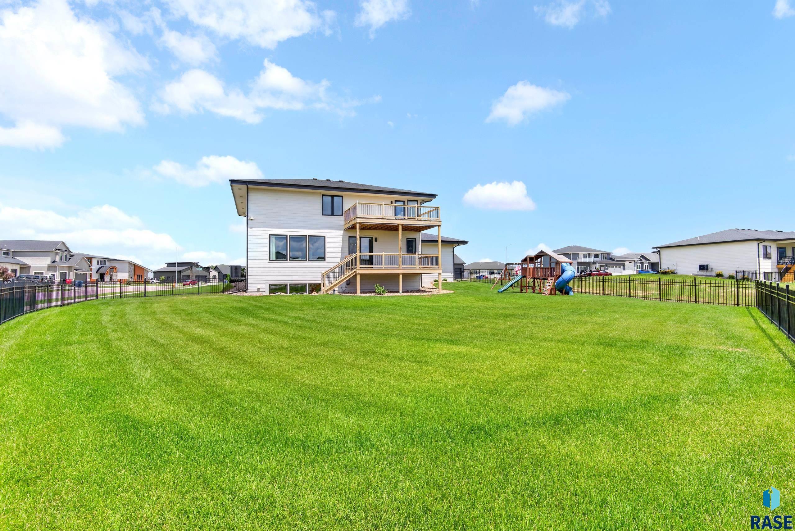 main property photo 81