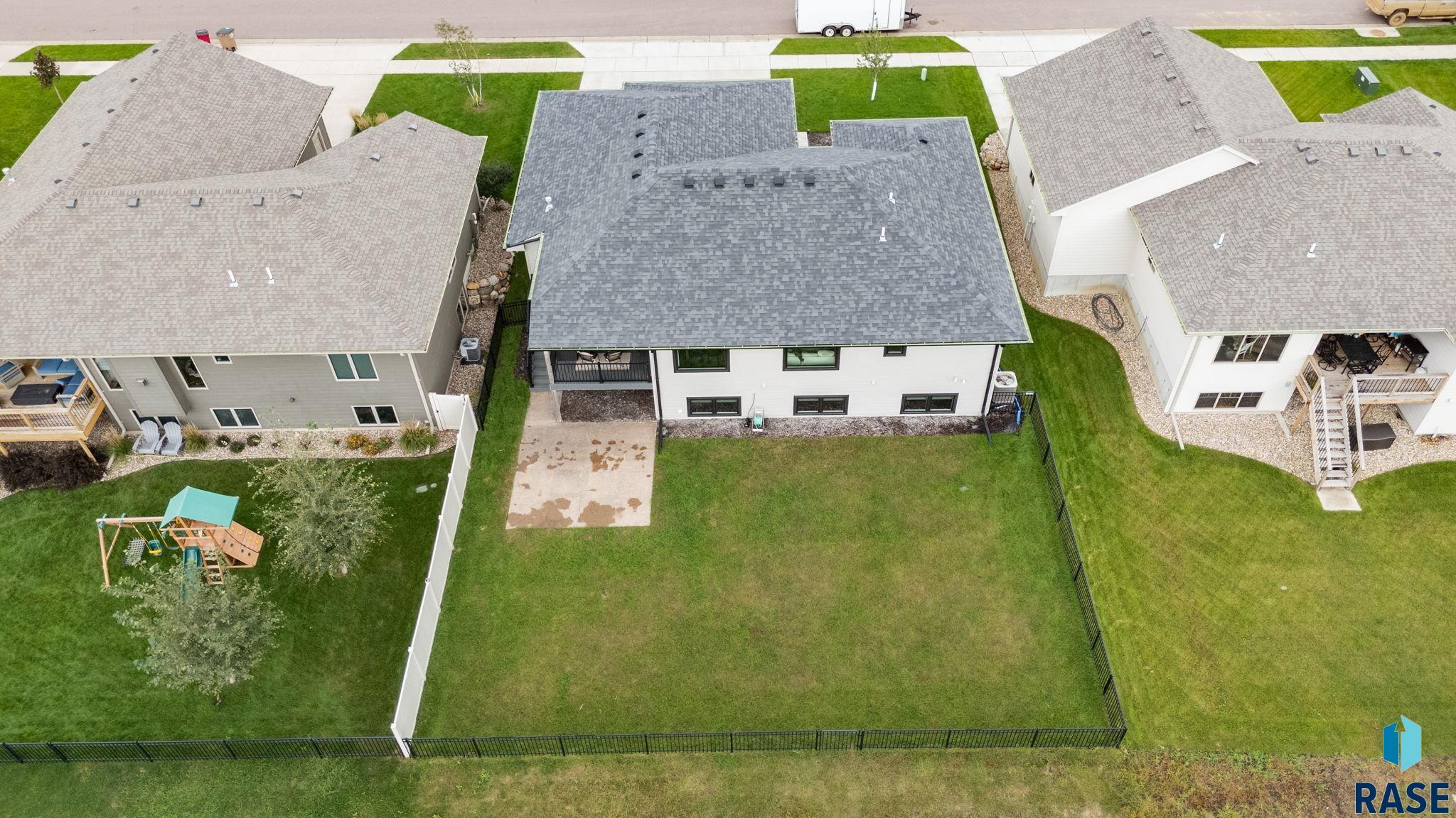 main property photo 59