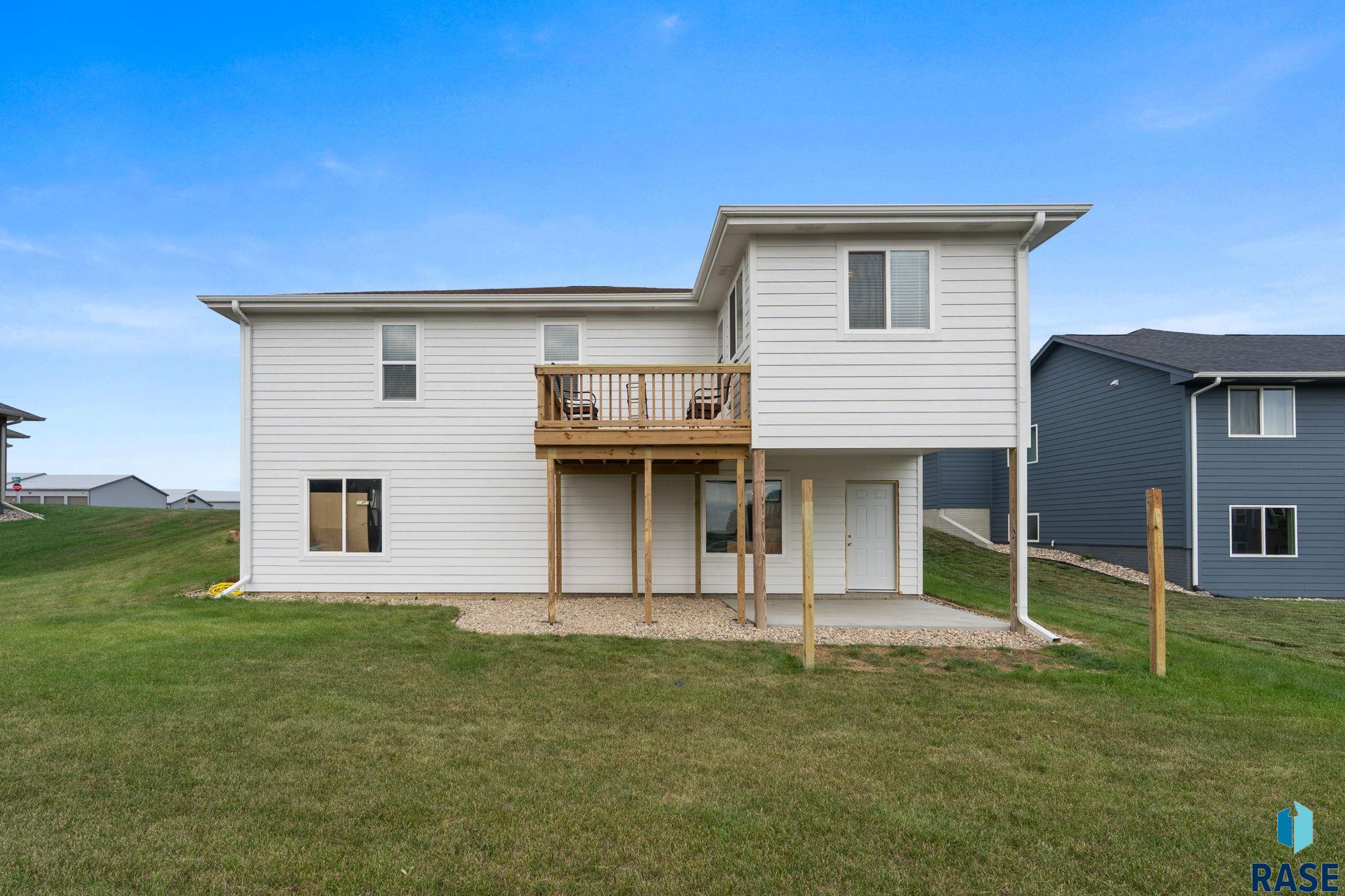 main property photo 40