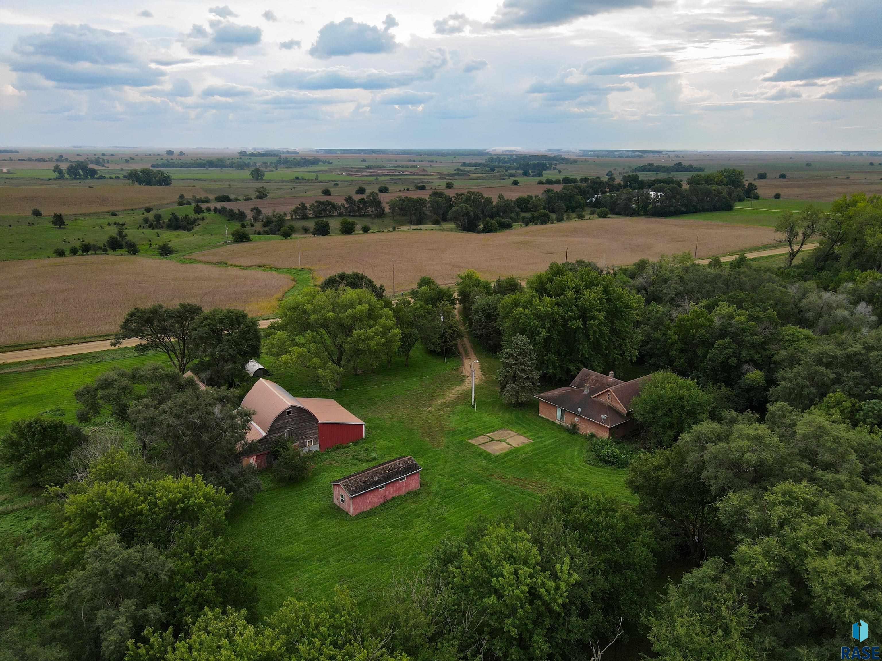 main property photo 10