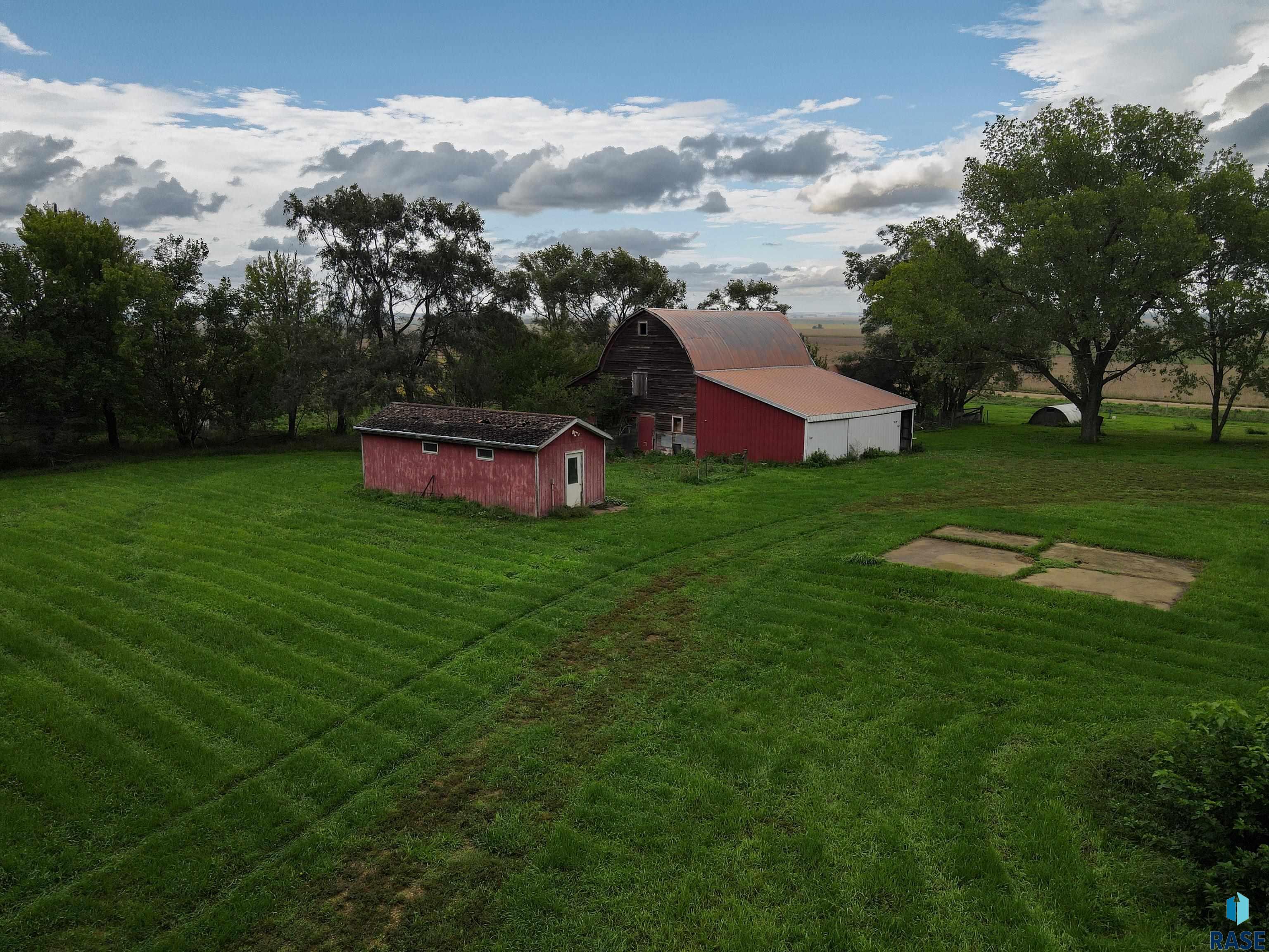 main property photo 11