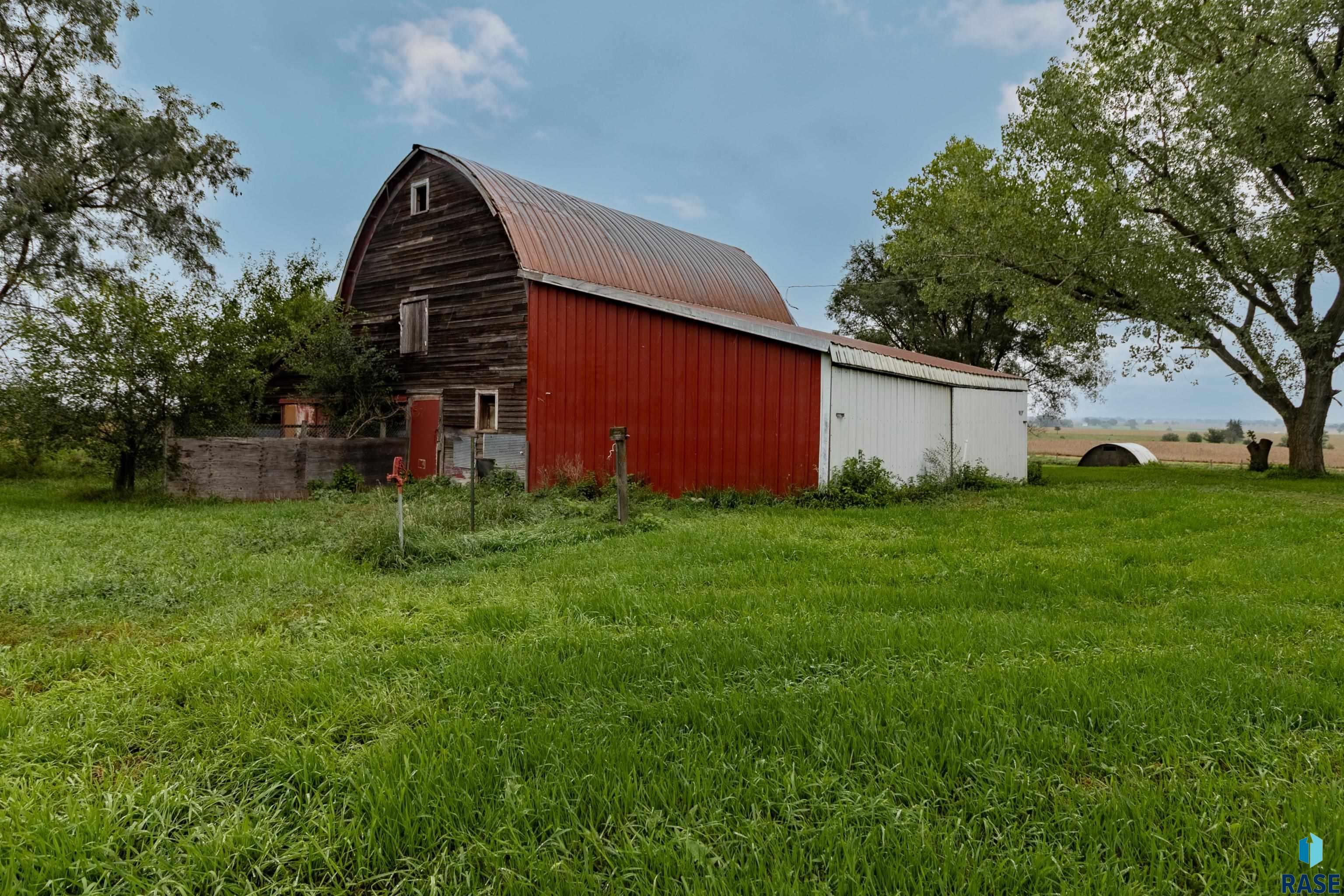main property photo 18