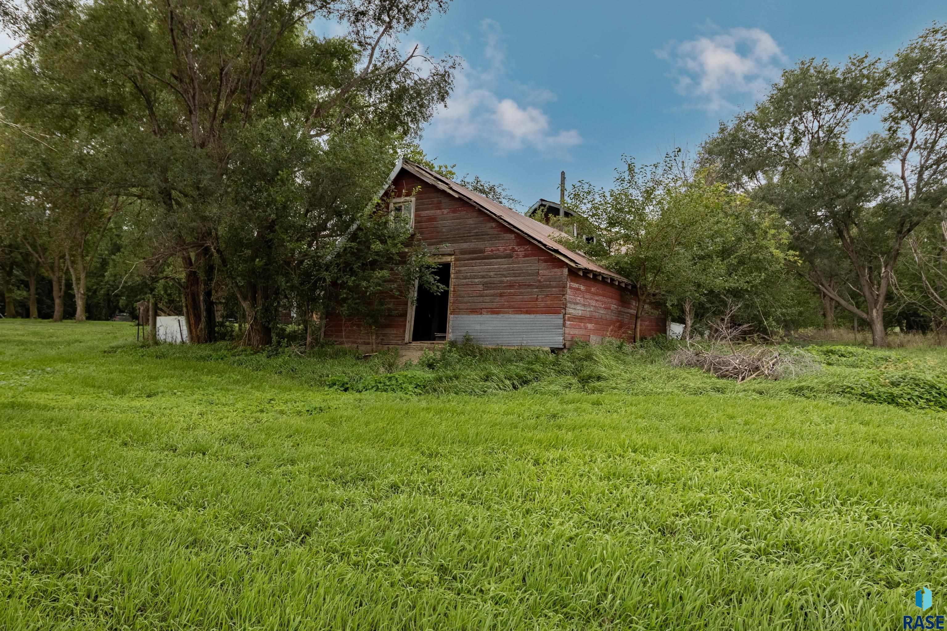 main property photo 23